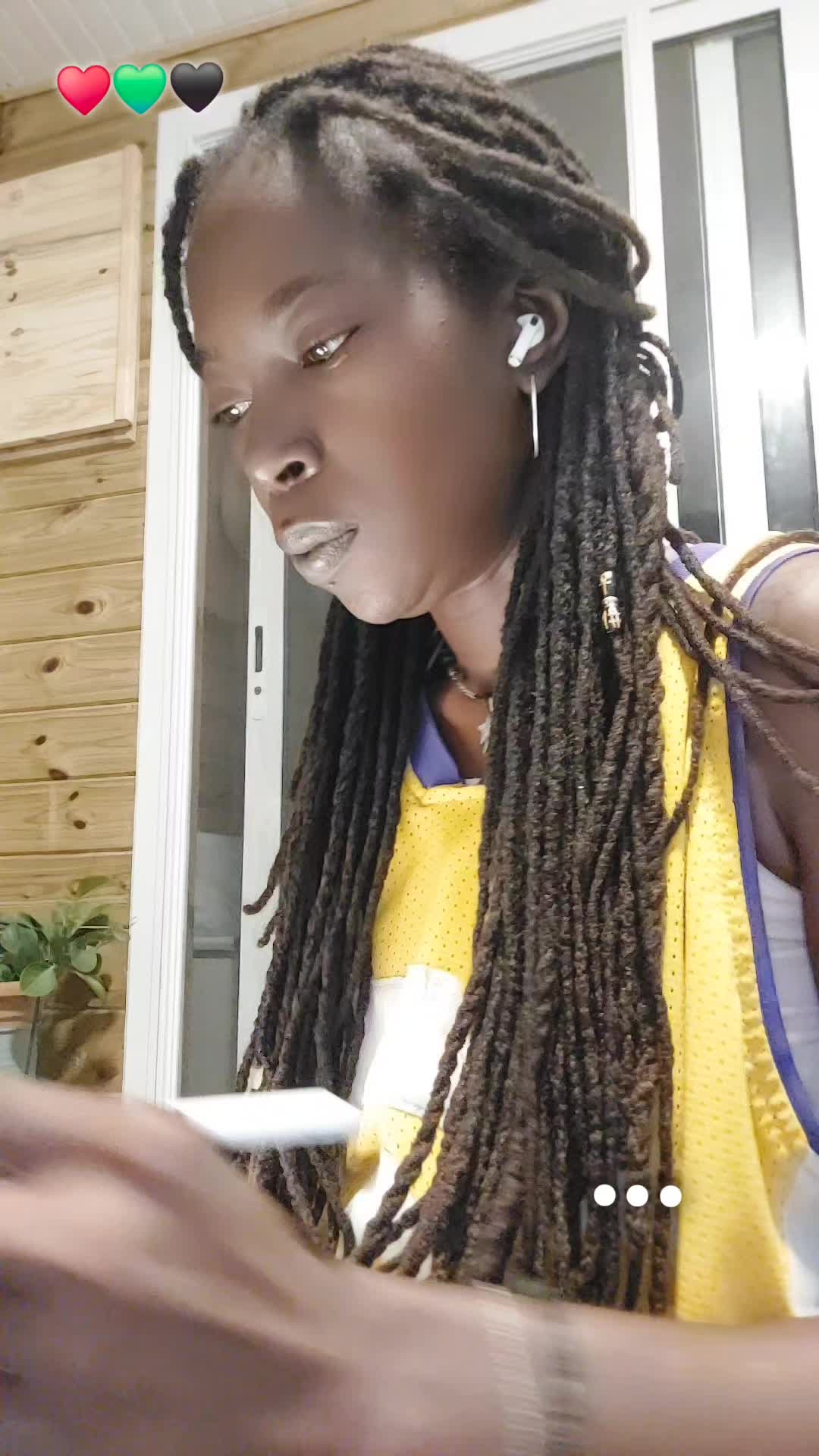 @Kika_the_artist