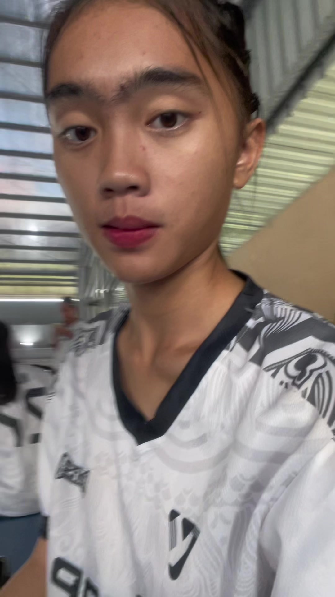 @️