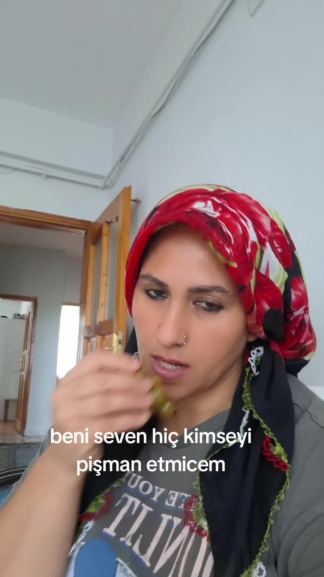@esmer  kız