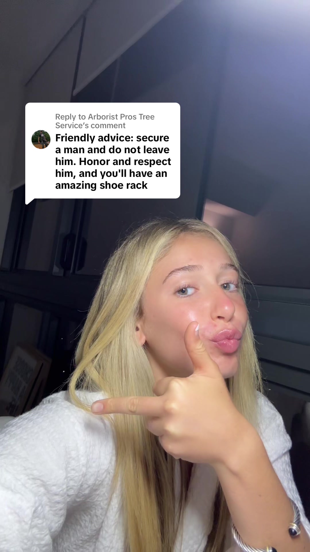 @halliewtf