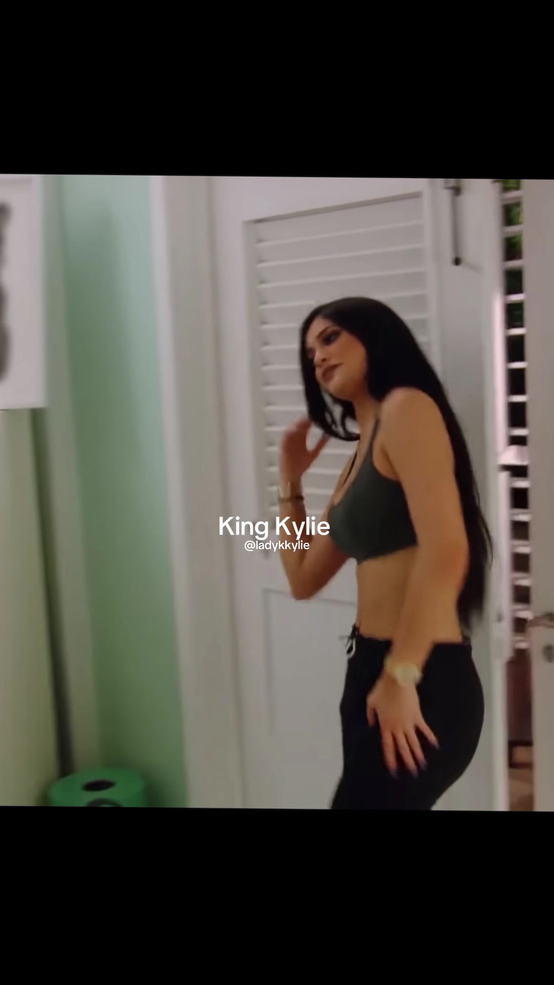 @𝑲𝒚𝒍𝒊𝒆 𝑭𝒂𝒏𝑷𝒂𝒈𝒆