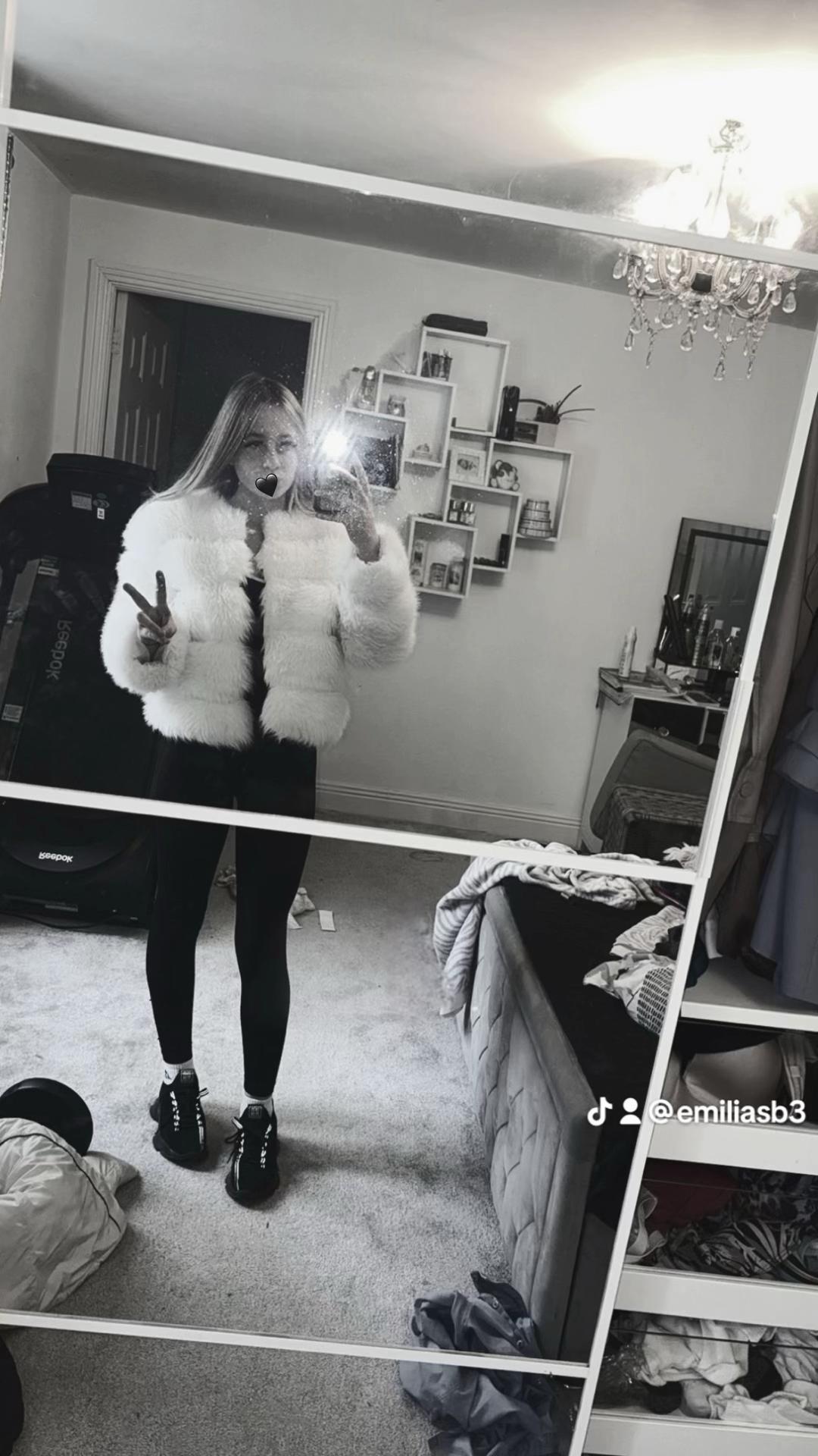 @𝐸𝓂𝒾𝓁𝒾𝒶 𝒮𝒶𝒾𝒸𝒶𝓃𝑒