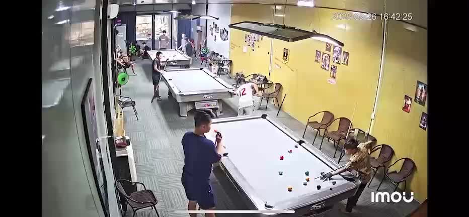 @4thg3