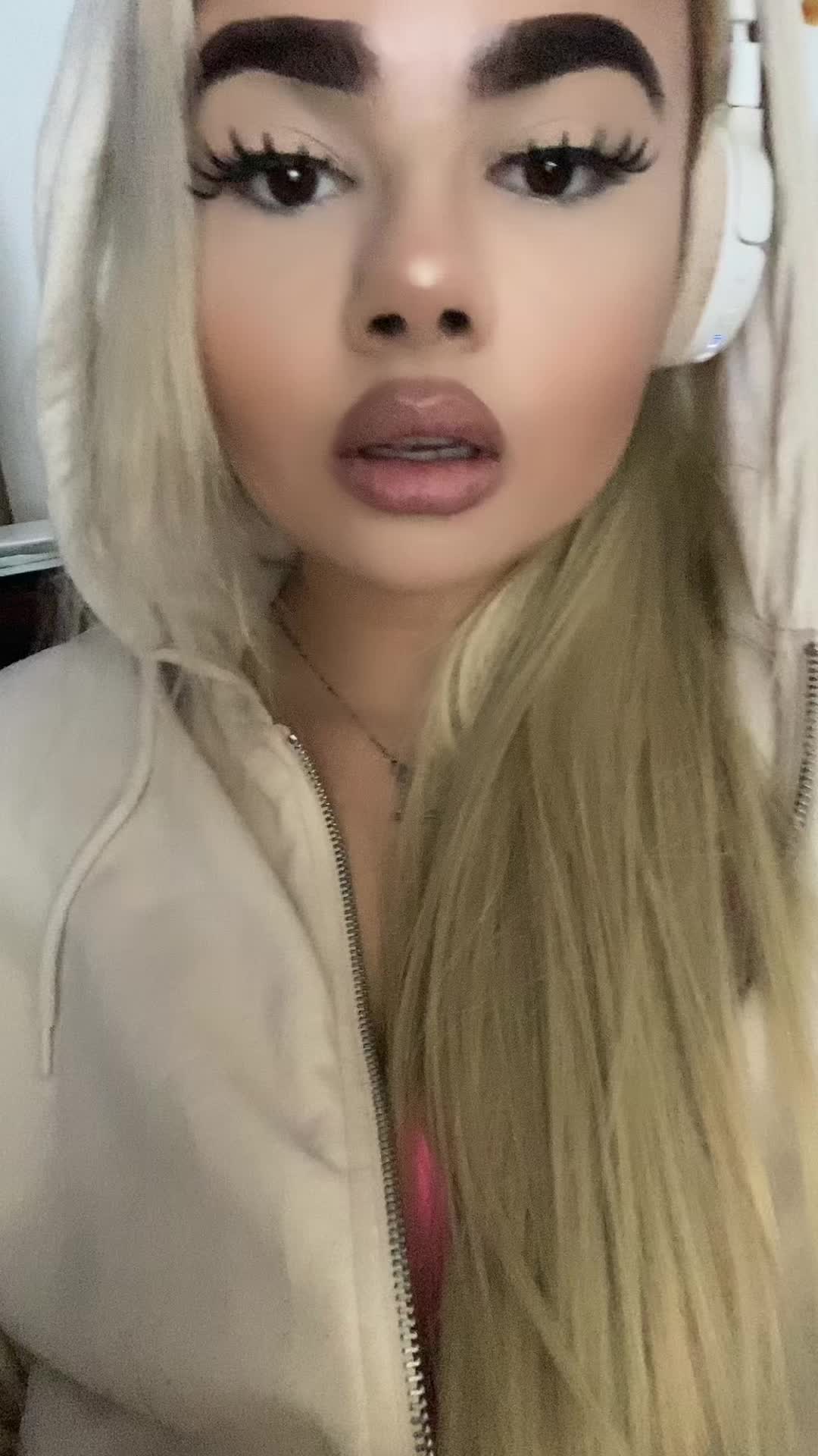@n1whoo