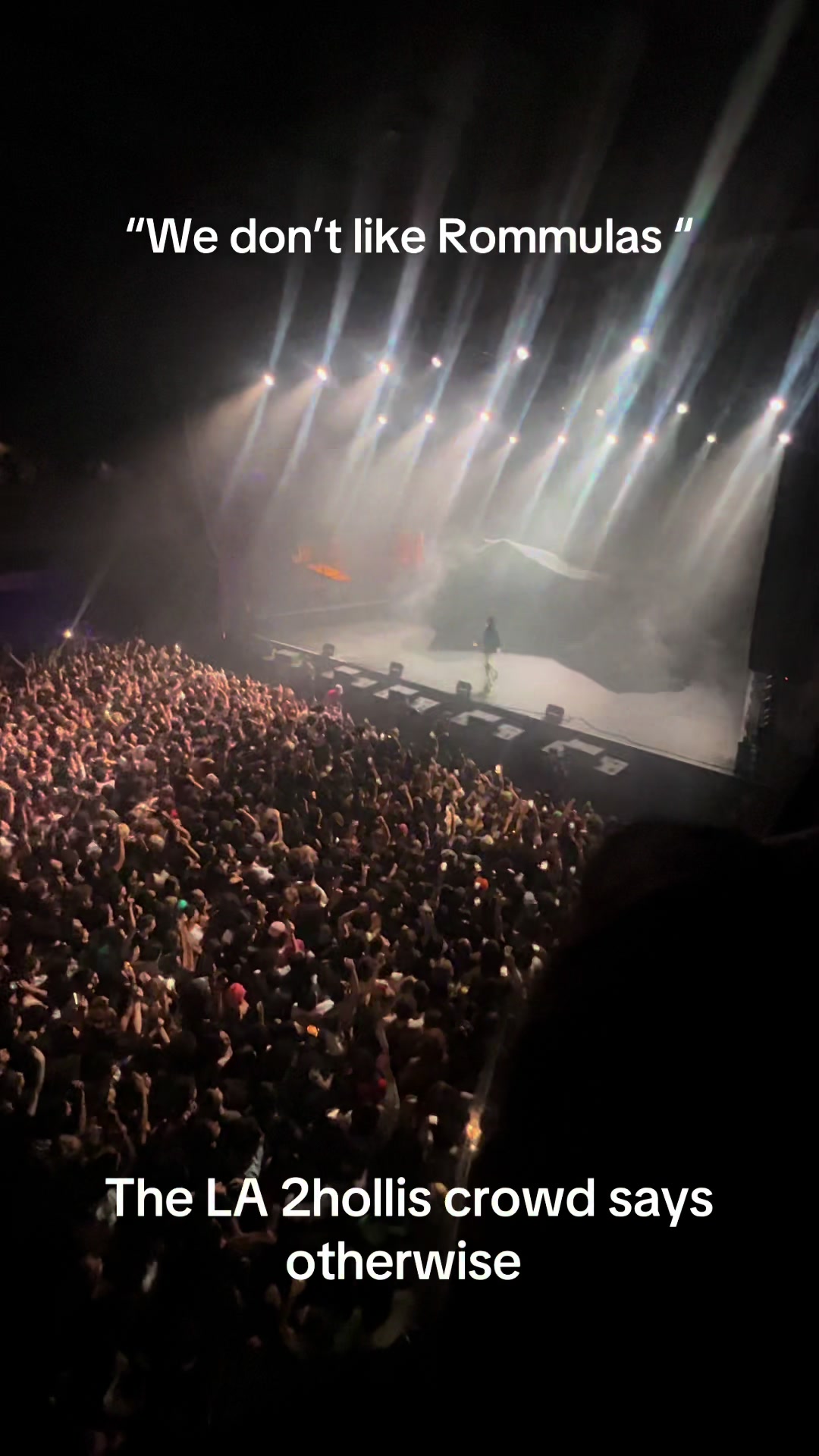 I’m blinded by my love for dark red | Sapphirerayn (@sinnersaff)