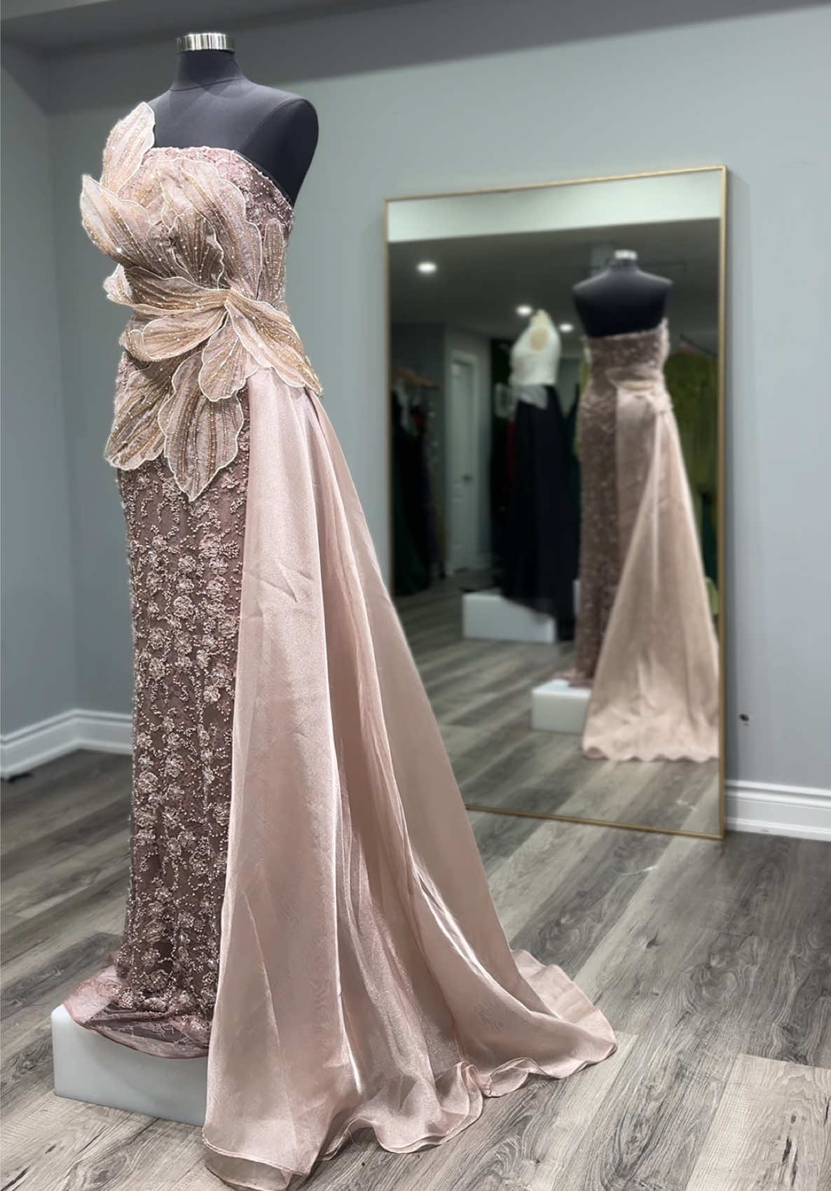 @Emerald Couture Dress Inc.