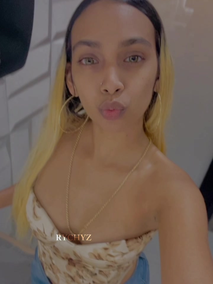 @Ella
