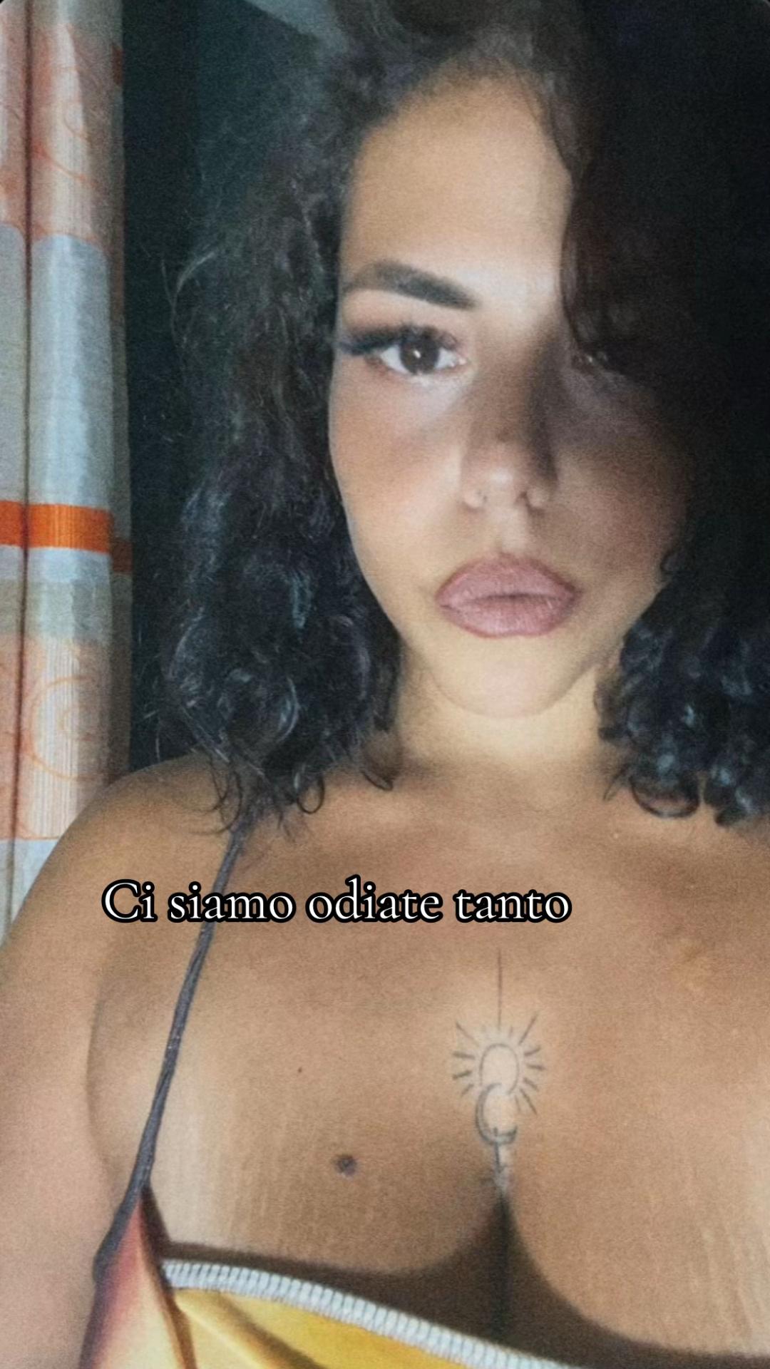 @R____ella