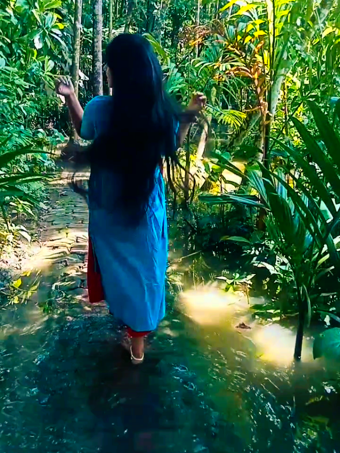 @ছোট্ট পার্বতী....🌸🖤
