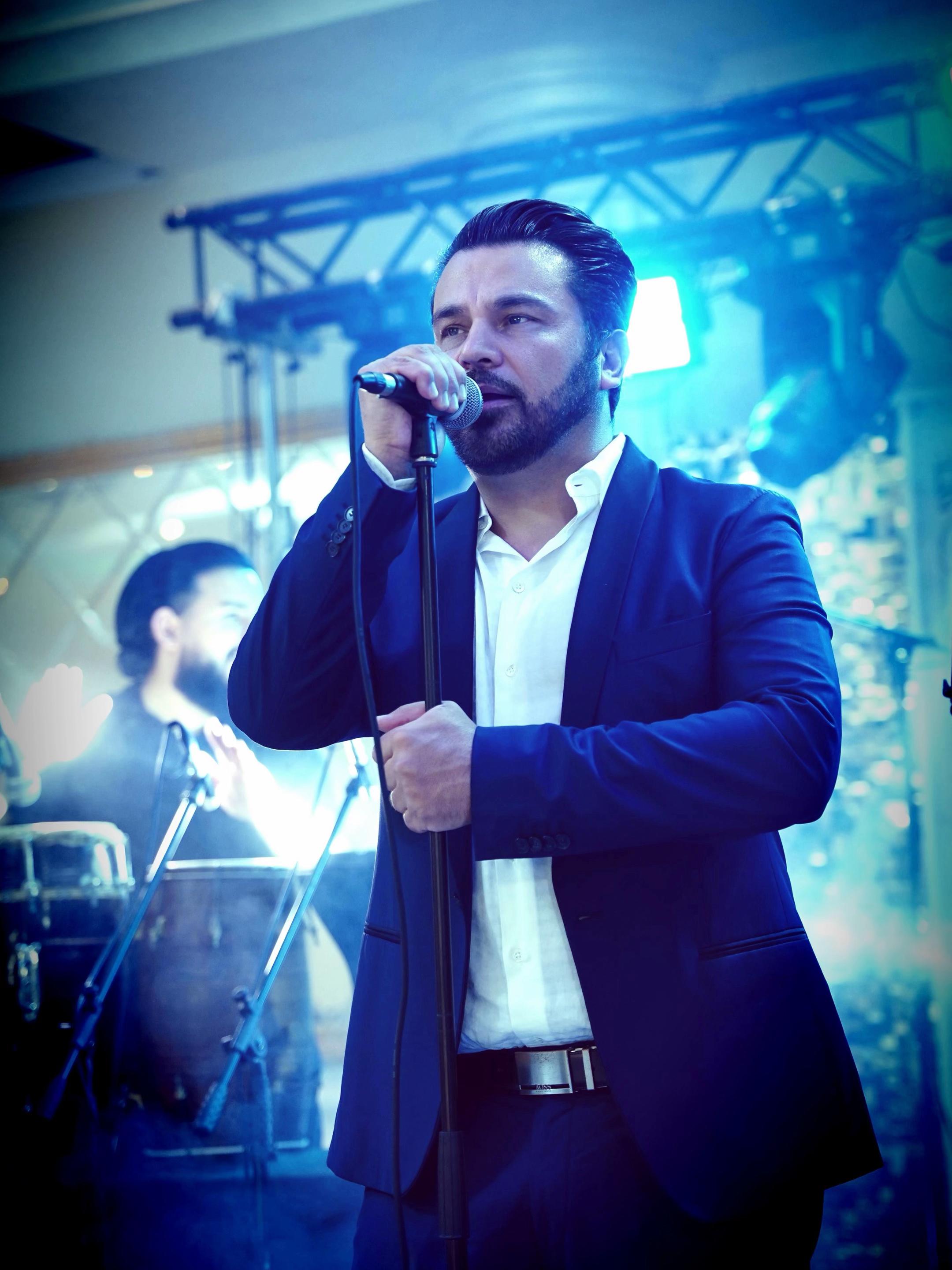 @ɾɑʍíղ ɑԵɑՏհ ʍմՏíϲ 🎙