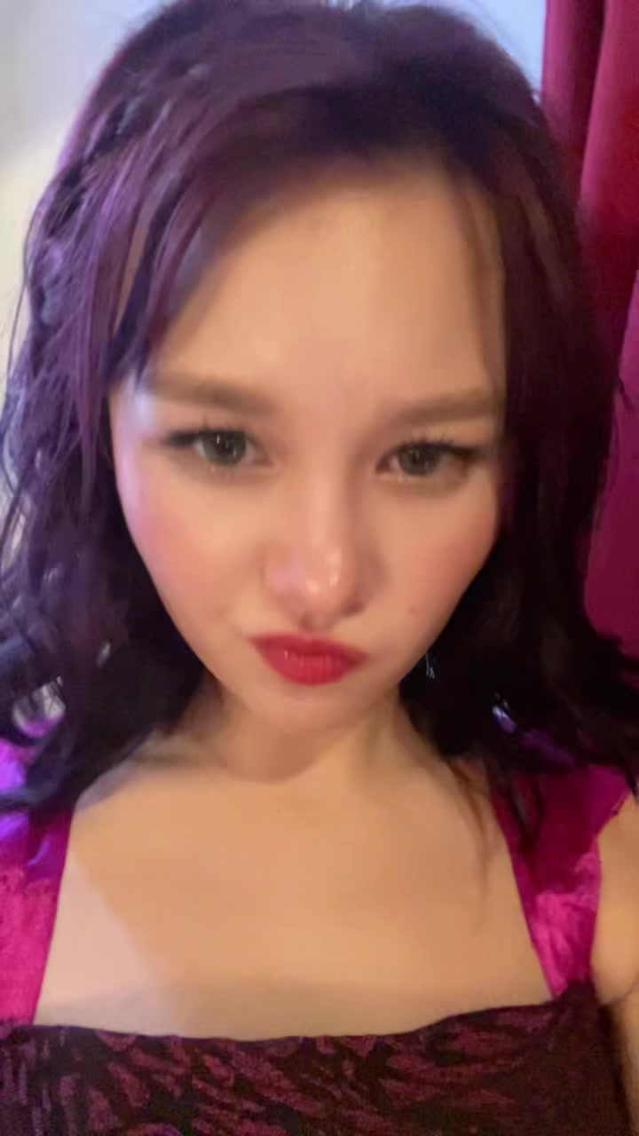 @アンナ/Anna🦋✨