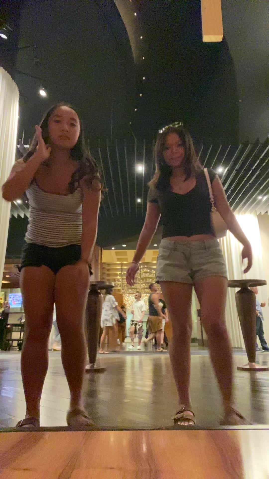@bella
