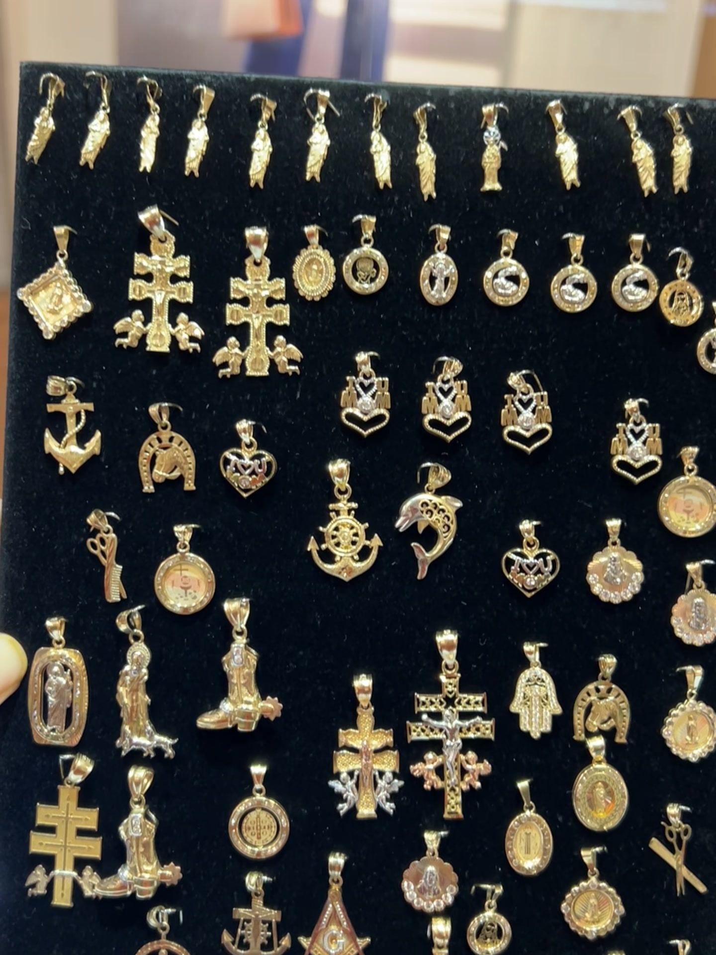 @AliJewelers