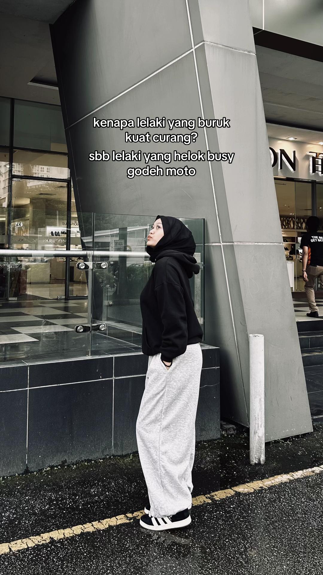 @⋆