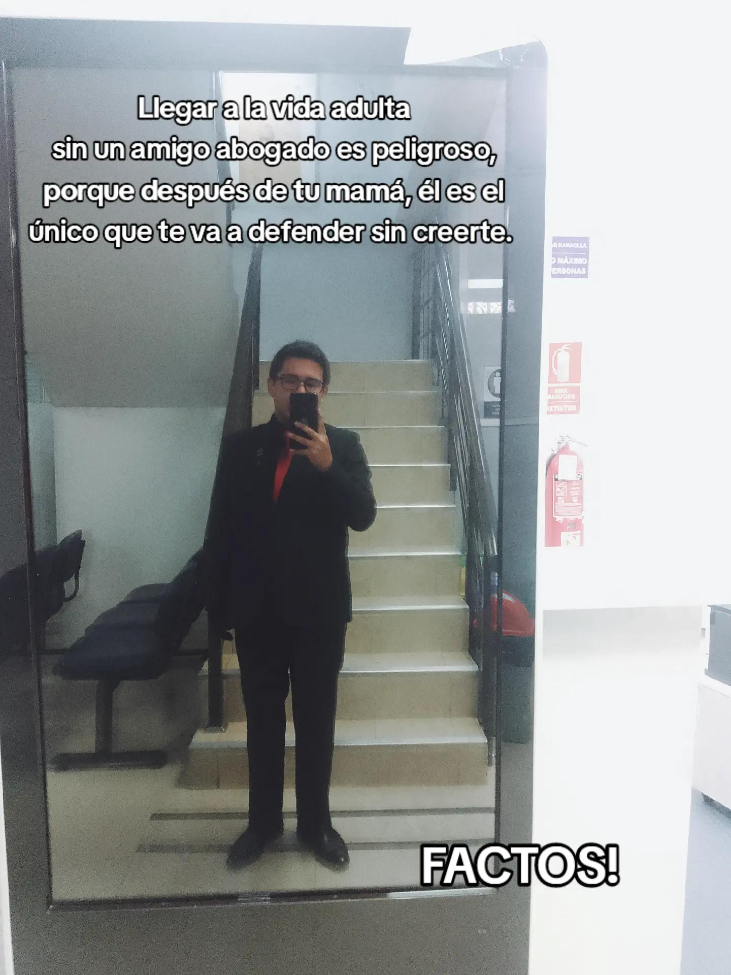 @DERECHO MUDO