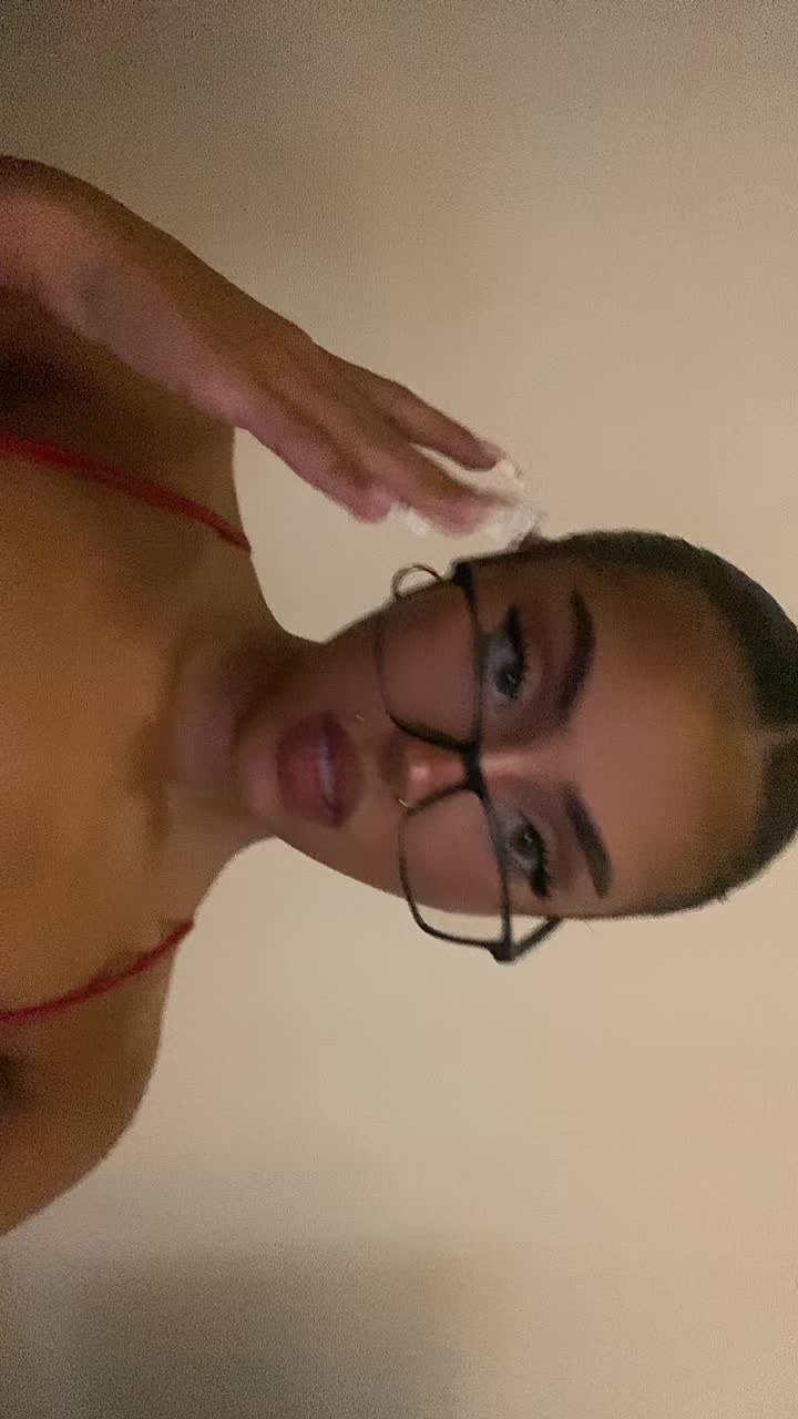 @hellenaslh