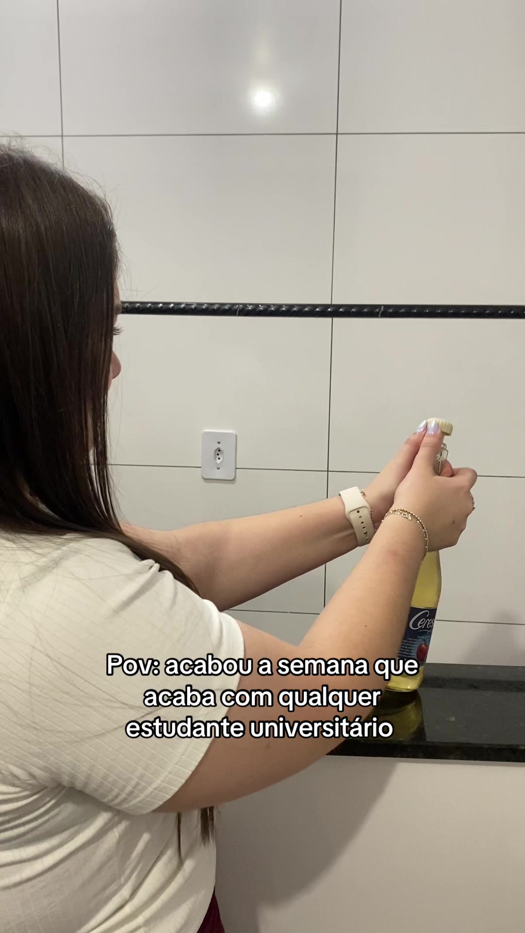 @vitoriaxchaves_