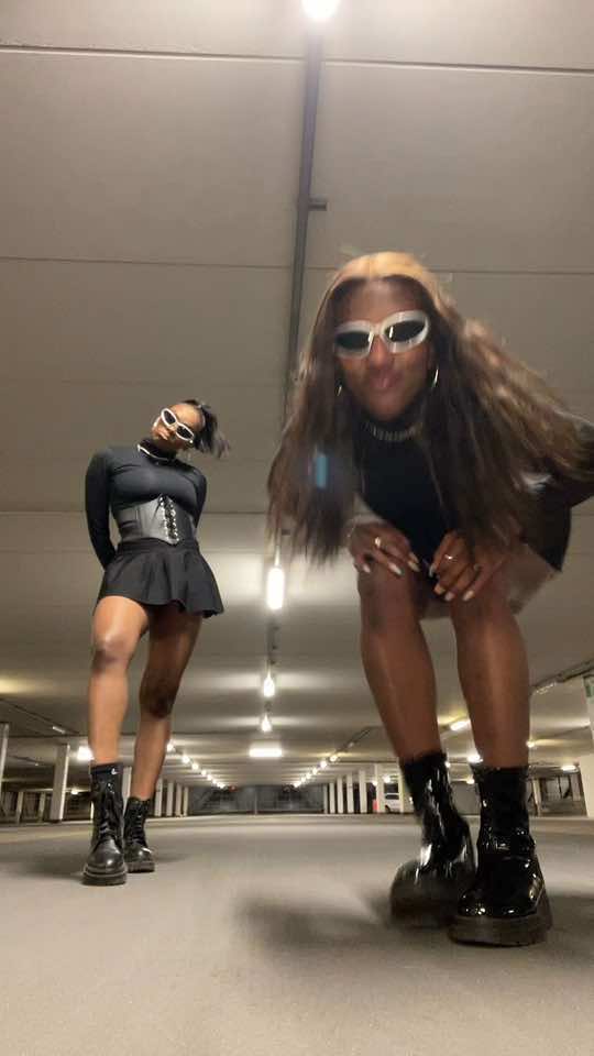 @Teeshaa