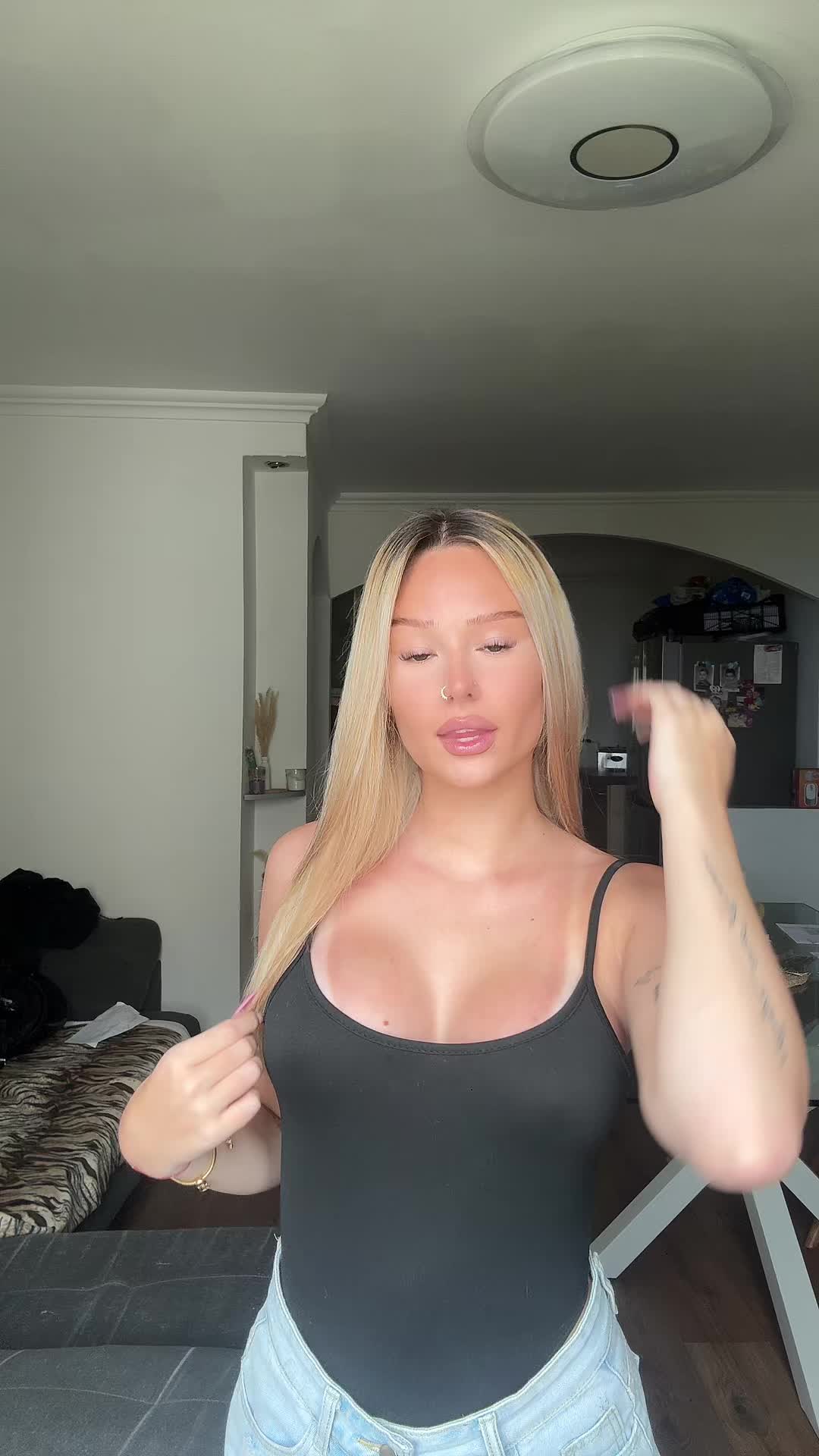 @𝓛𝓸𝓾𝓲𝓼𝓮