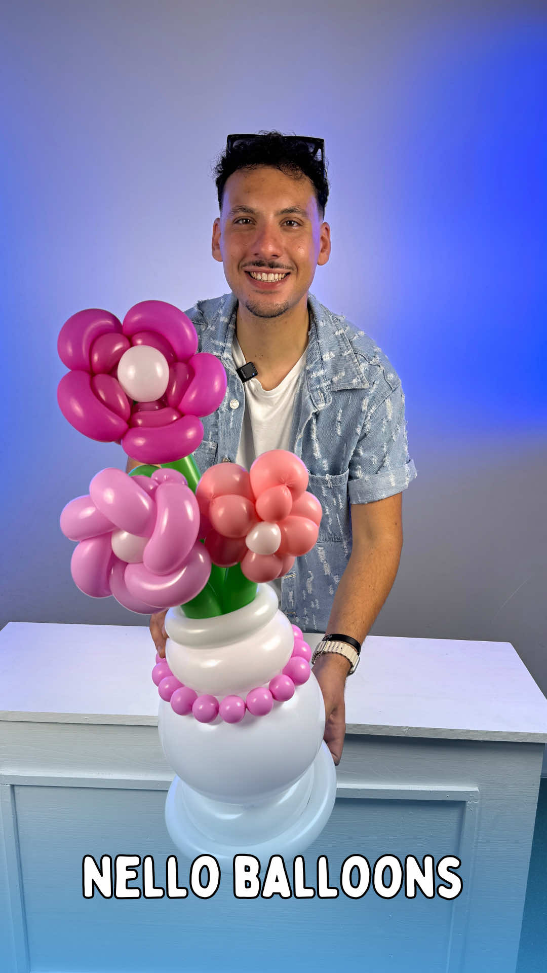 @Nello_Balloon Artist