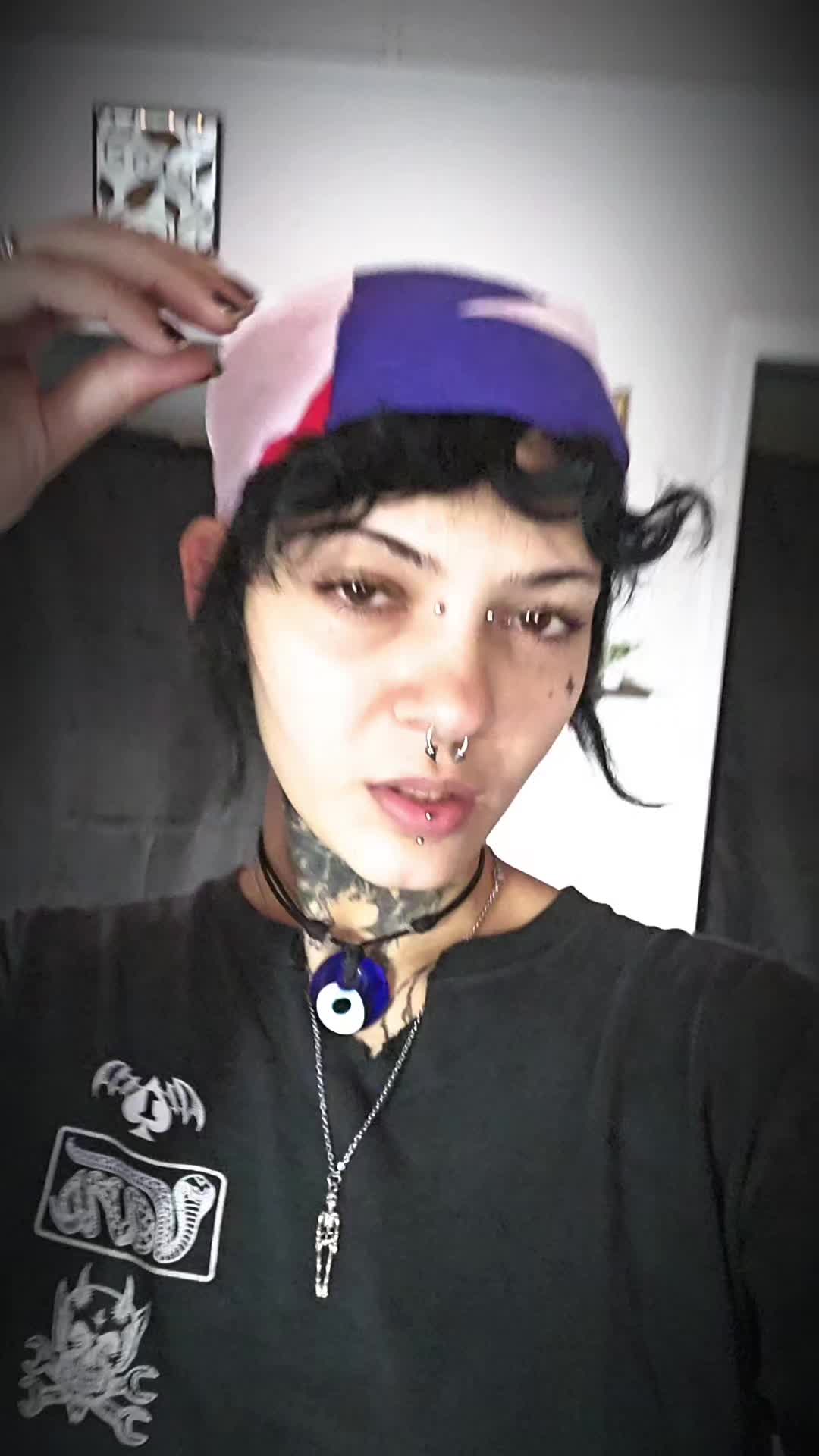 @Avery_veluna