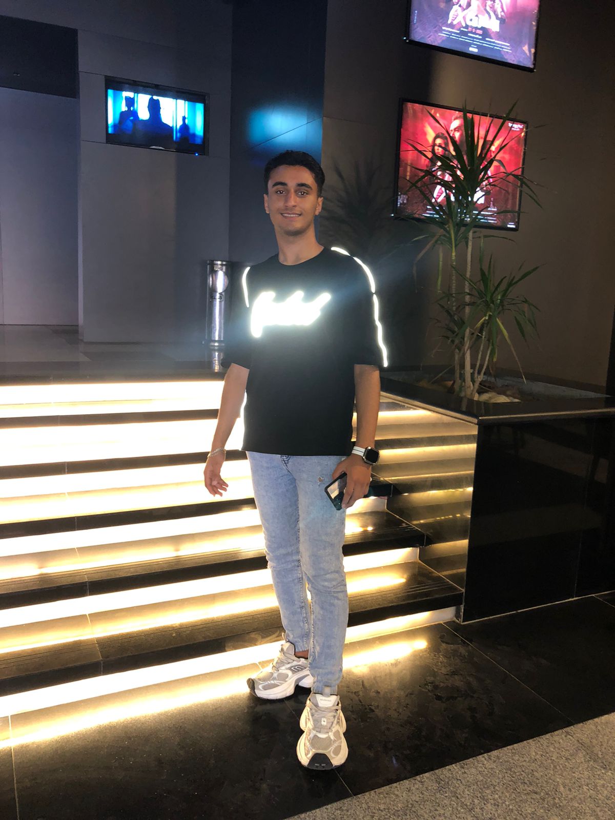@ايـــE Y A Dـــاد 🦅💯