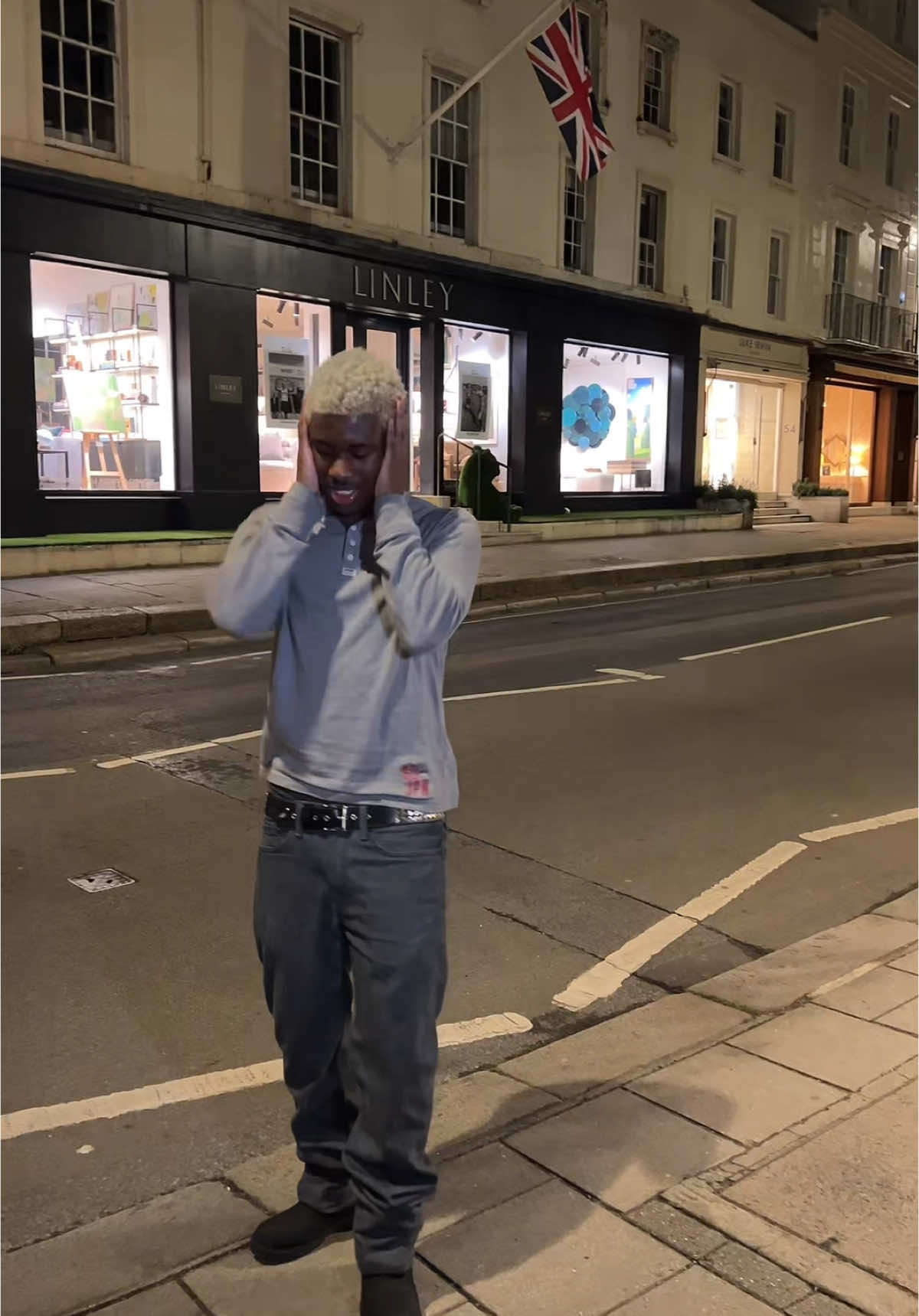 @Mr Akz 🇬🇧