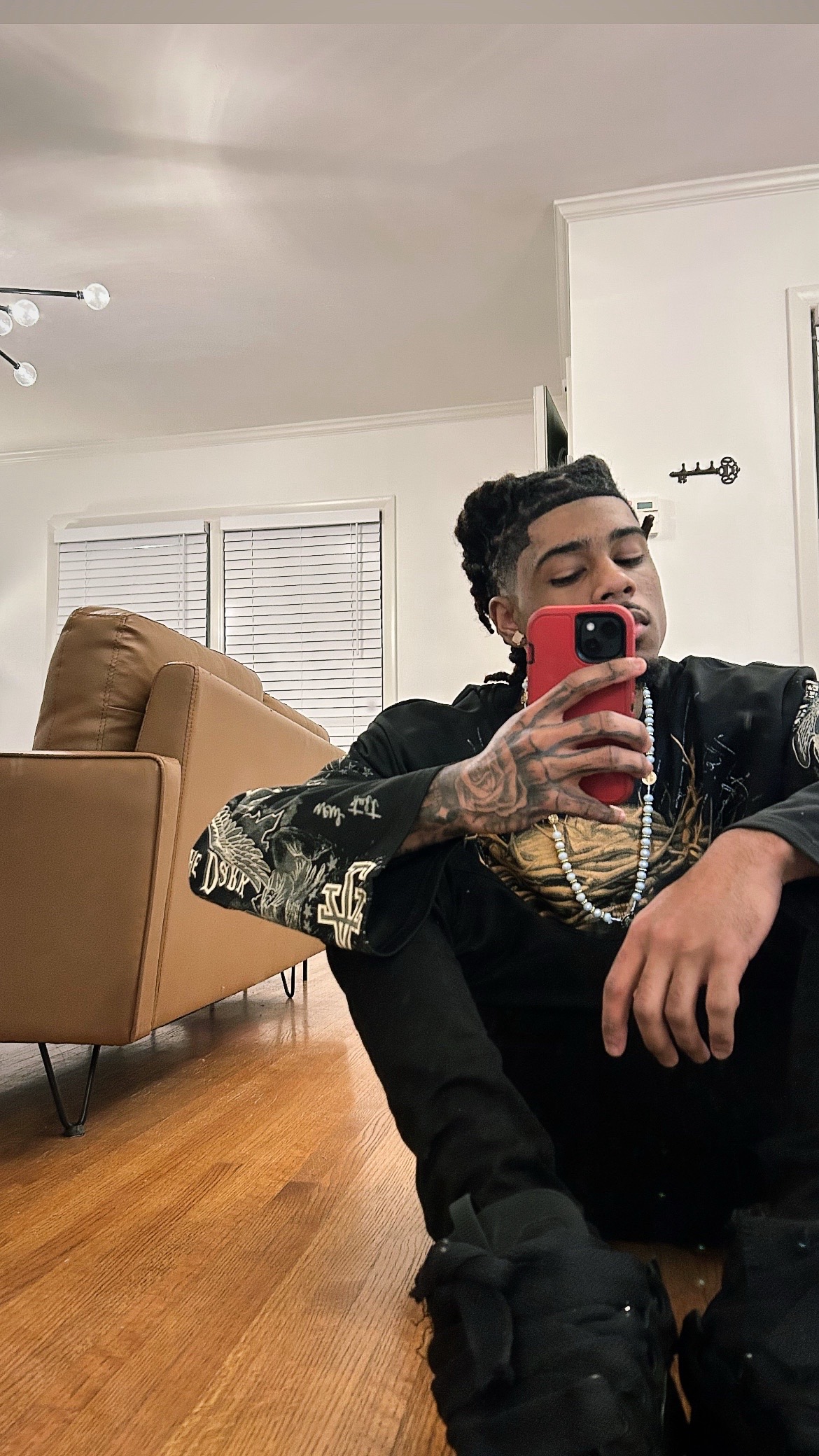 @FamousTrayski