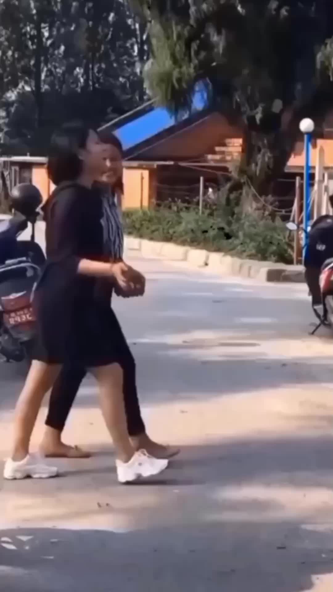@Санёк