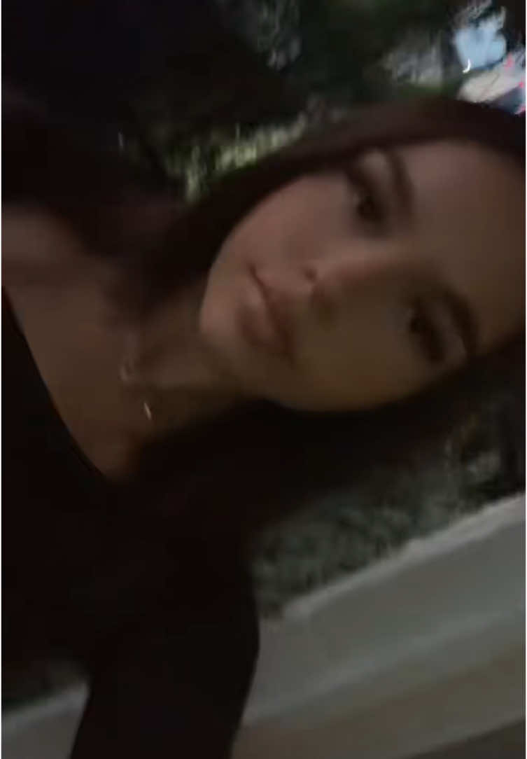 @𝘭𝘪𝘭𝘭𝘺𝘳𝘰𝘴𝘦