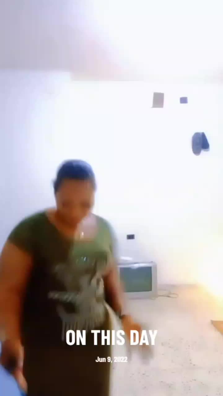 @APEKEADE 1🦋