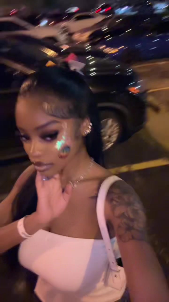 @himynameessence🥥