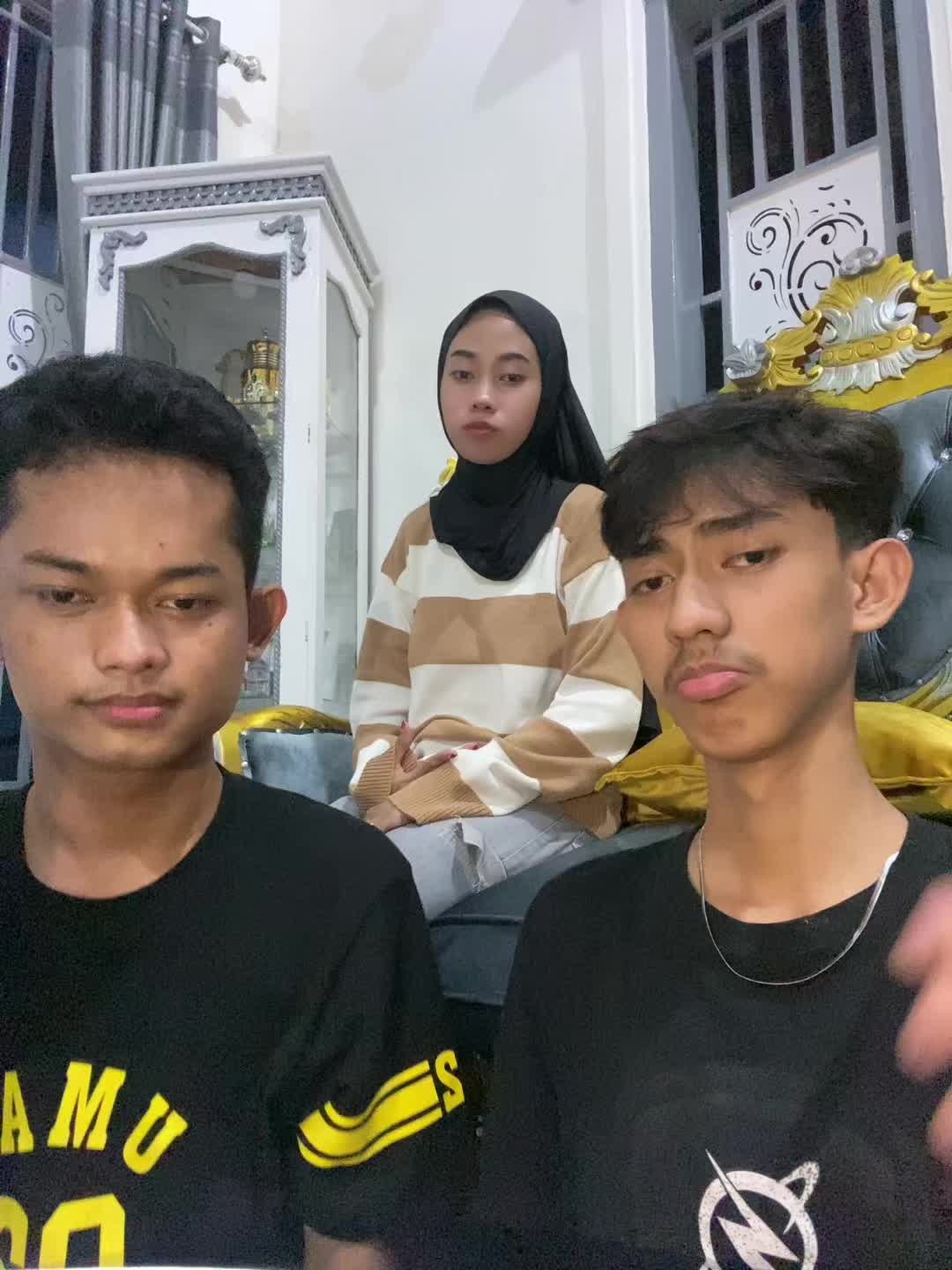 @devangga071