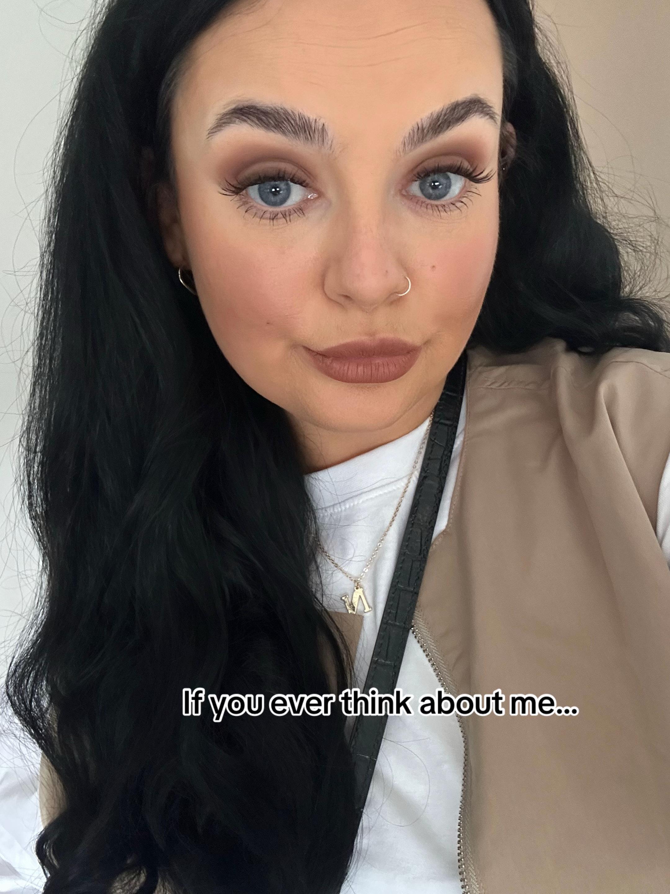 @N I C 🖤