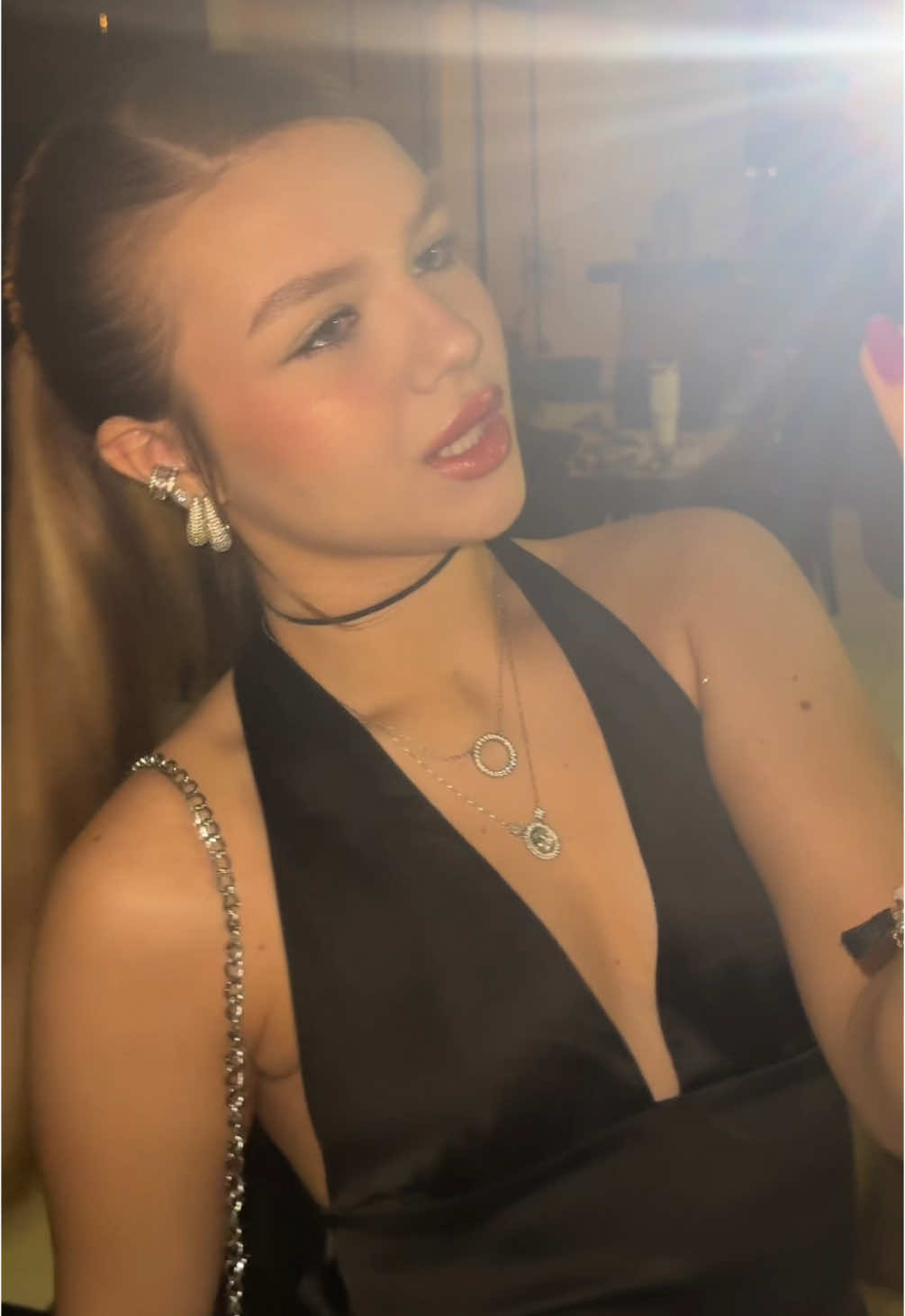 @Tha&iacute;s bacarob