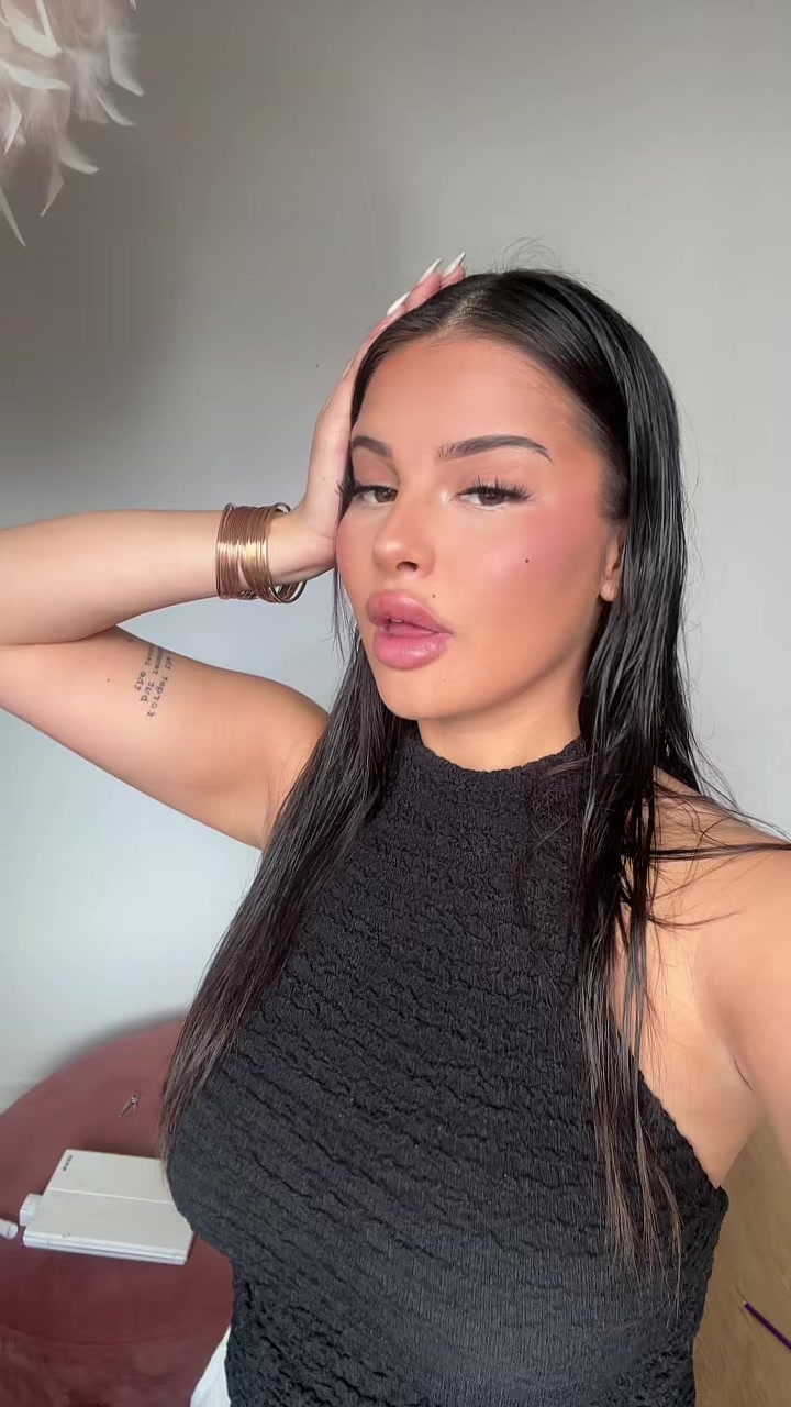 @noemiesbttt