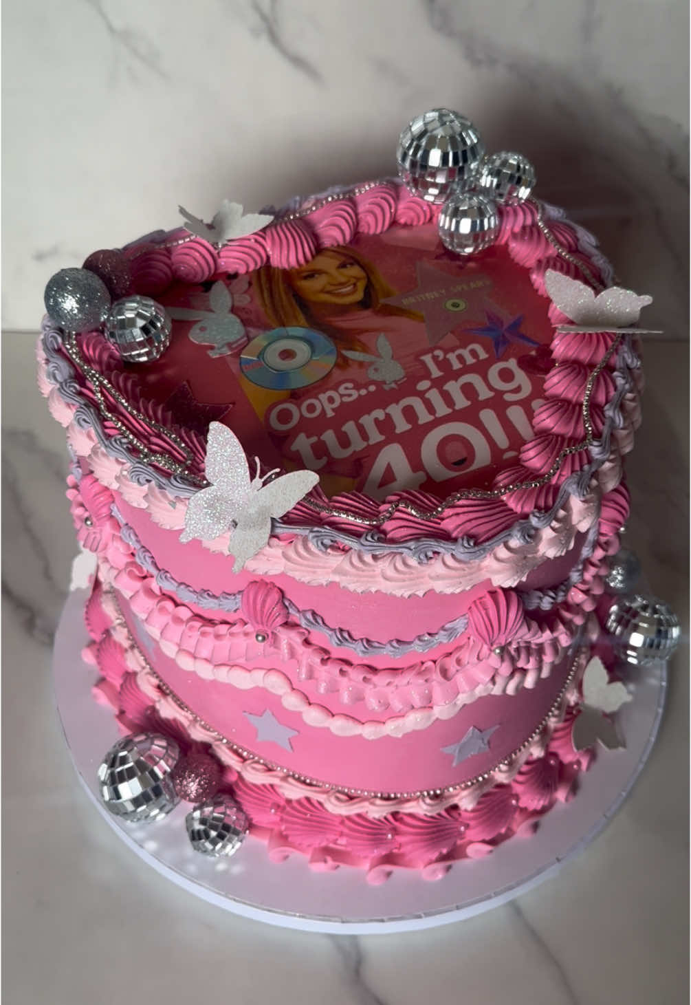@luciaslovelycakes