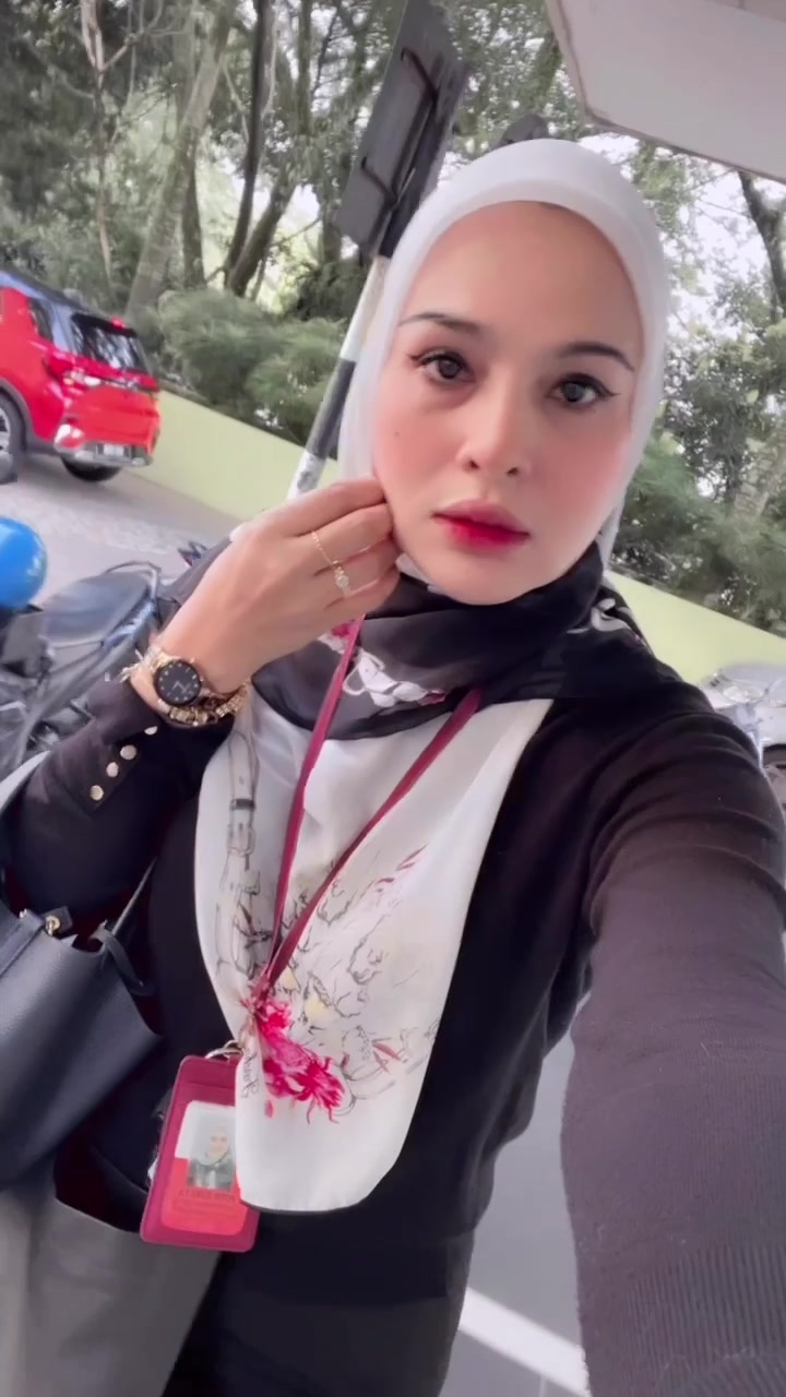 @Putri Urrassya Senrose 🌻🌻