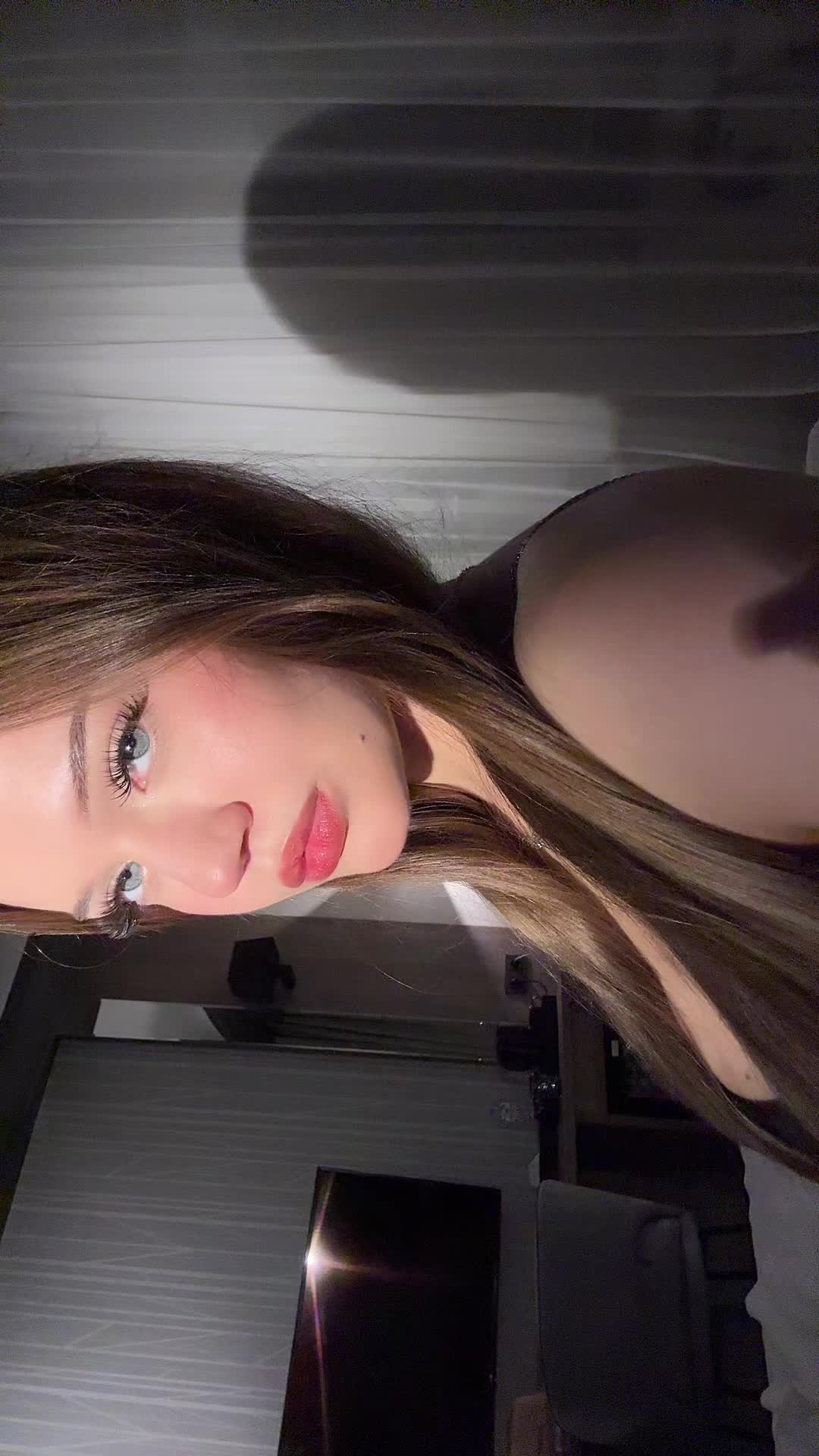 @urqwev