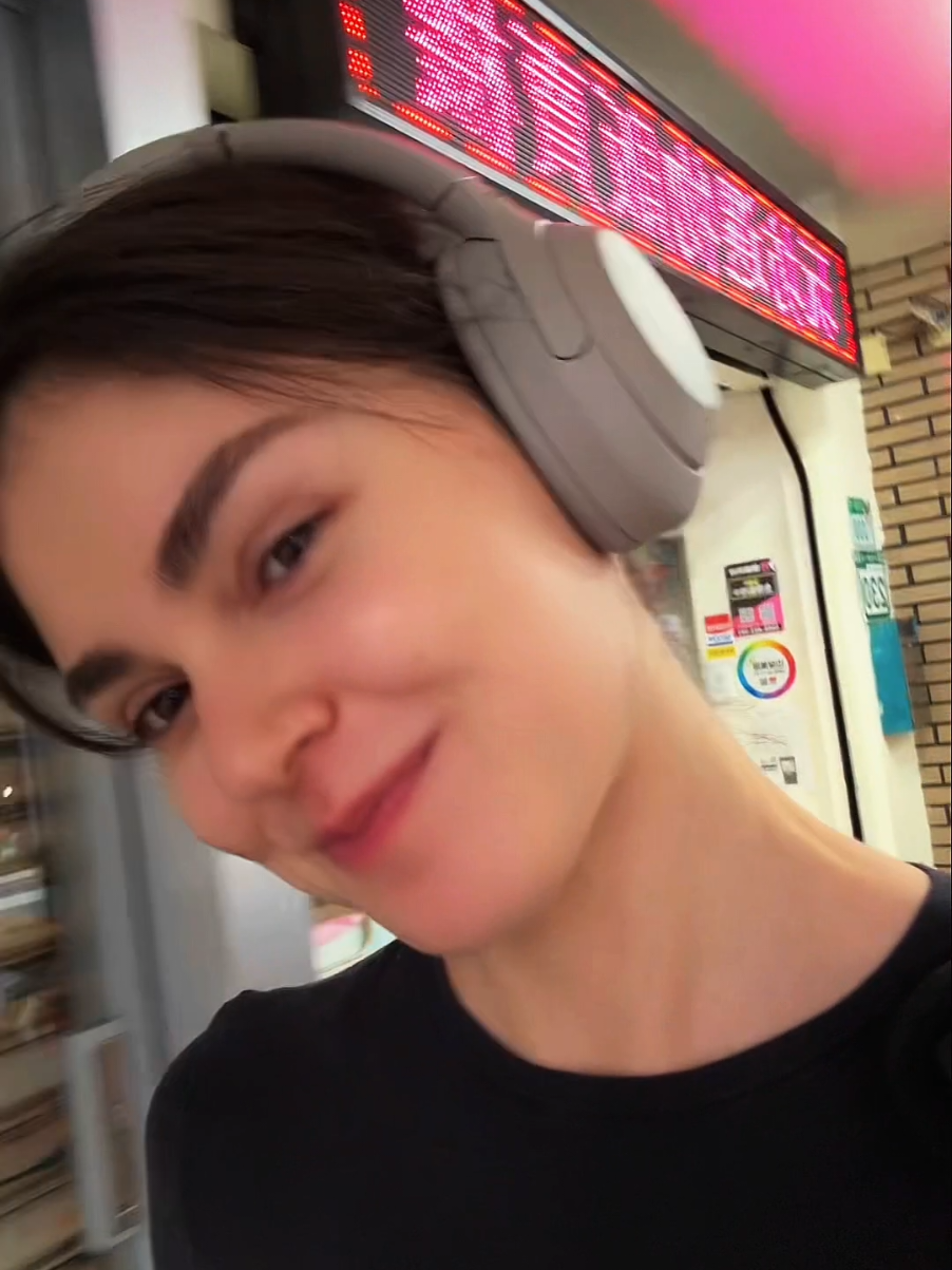 @ViviEVons 🐍