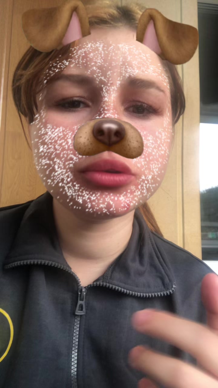 @викусик🥰