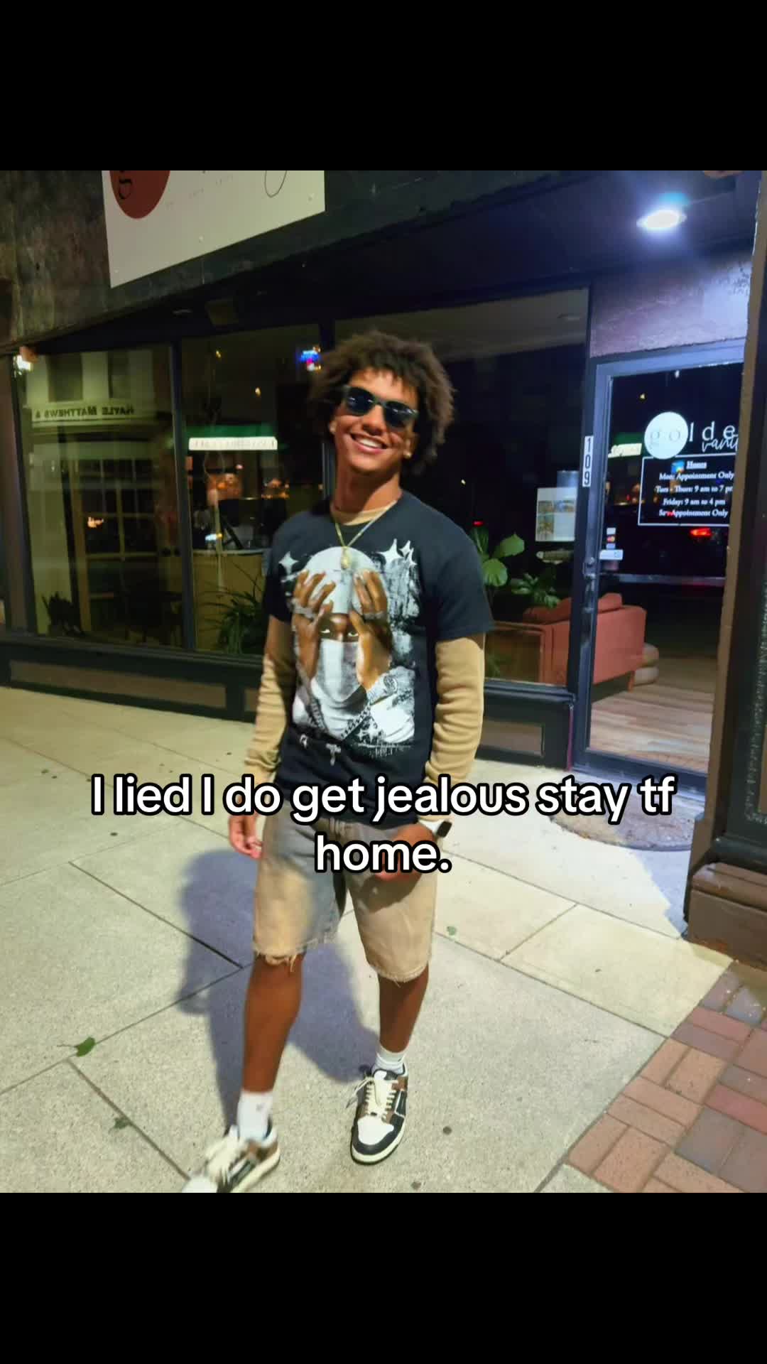 @&copy;️
