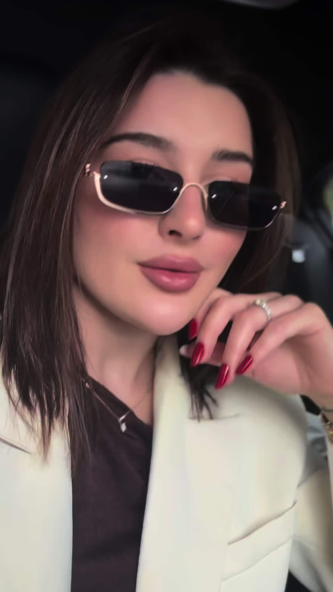 @Antonia_y