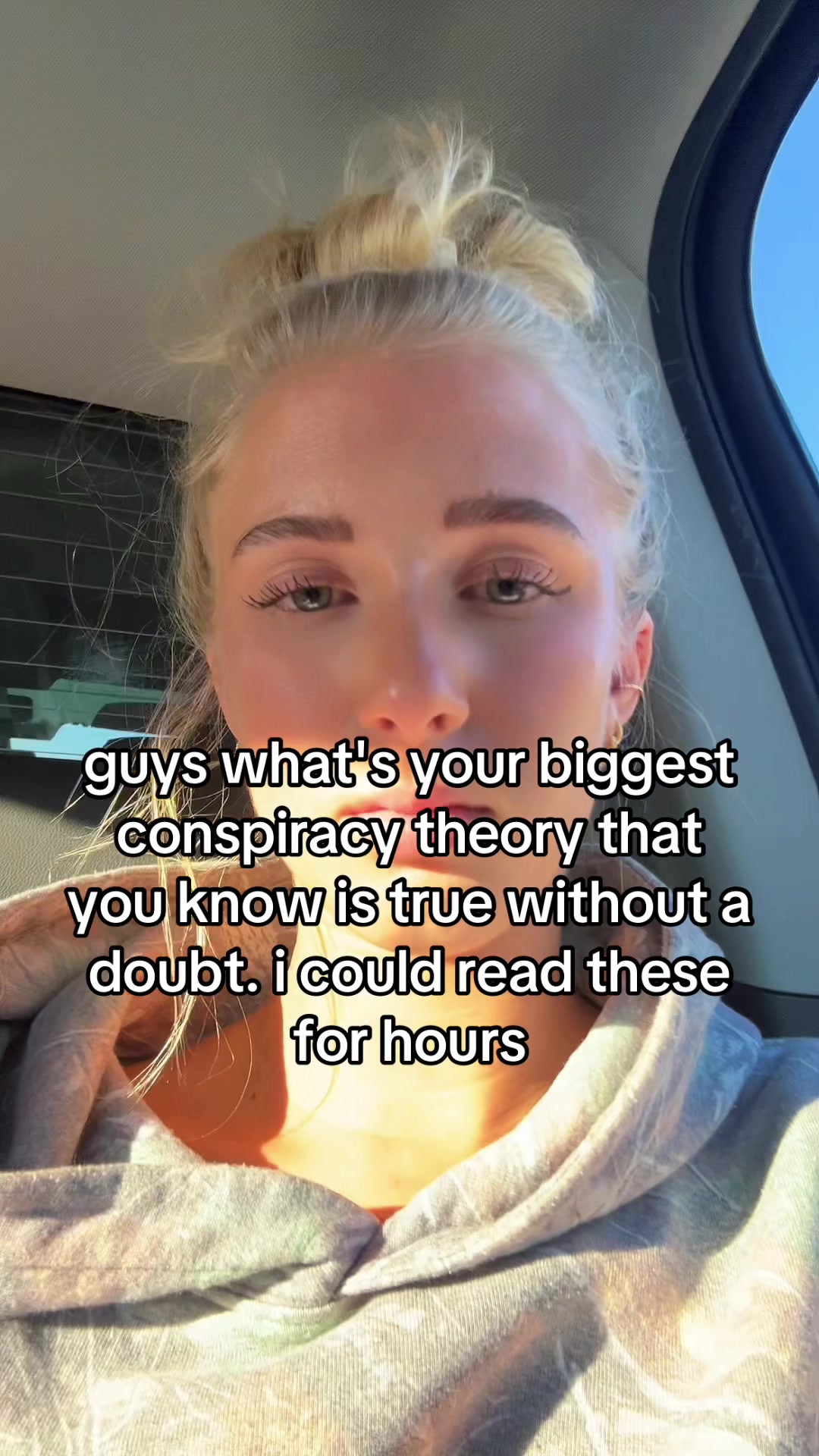 @theelliebarker