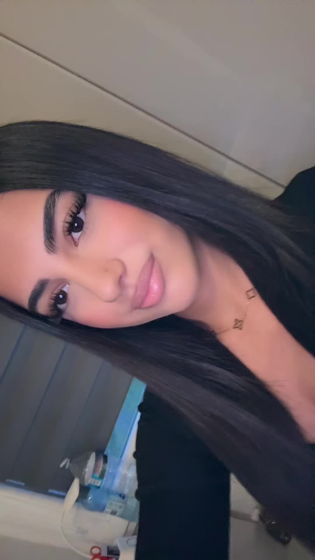 @𝐀𝐳𝐫𝐨𝐬𝐡