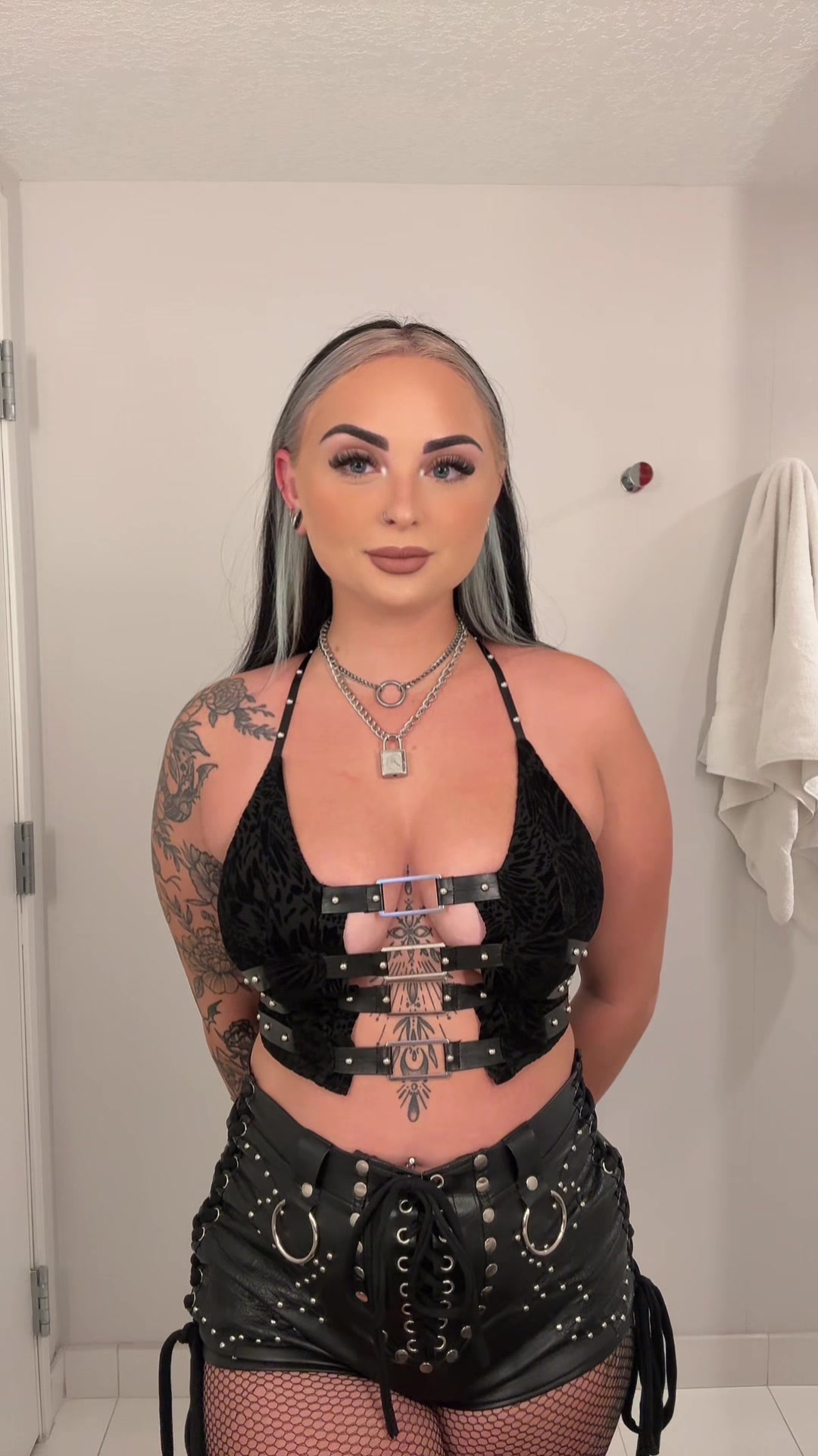 @Tara | Alt Fashion Inspo 🖤⛓️