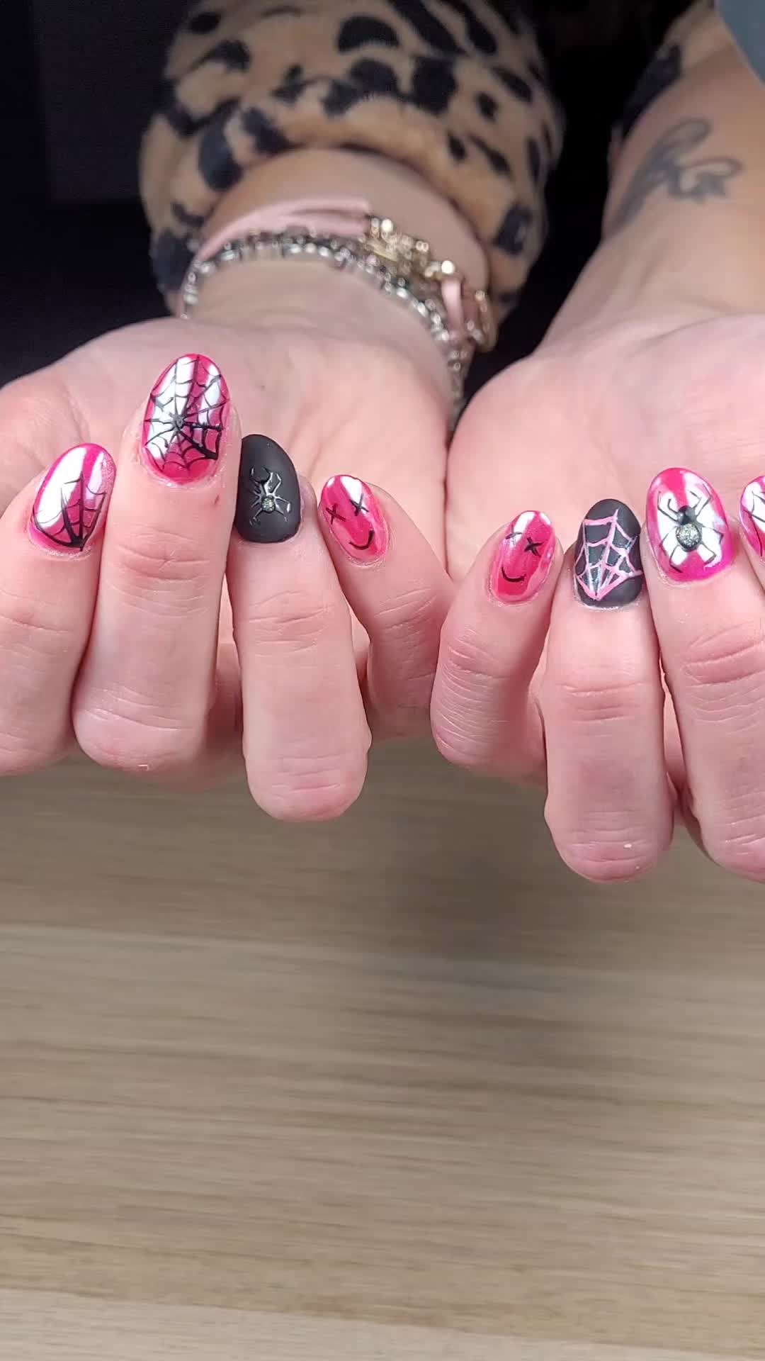 @Creawithnails
