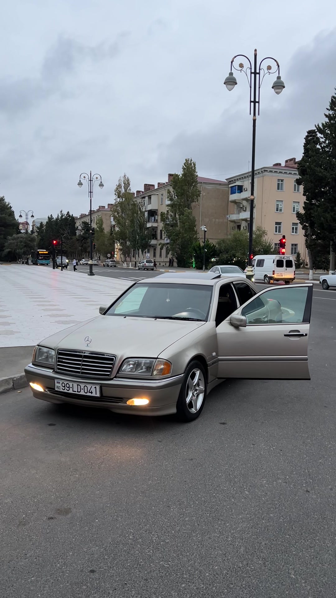 @ℒ𝒟.41🇦🇿