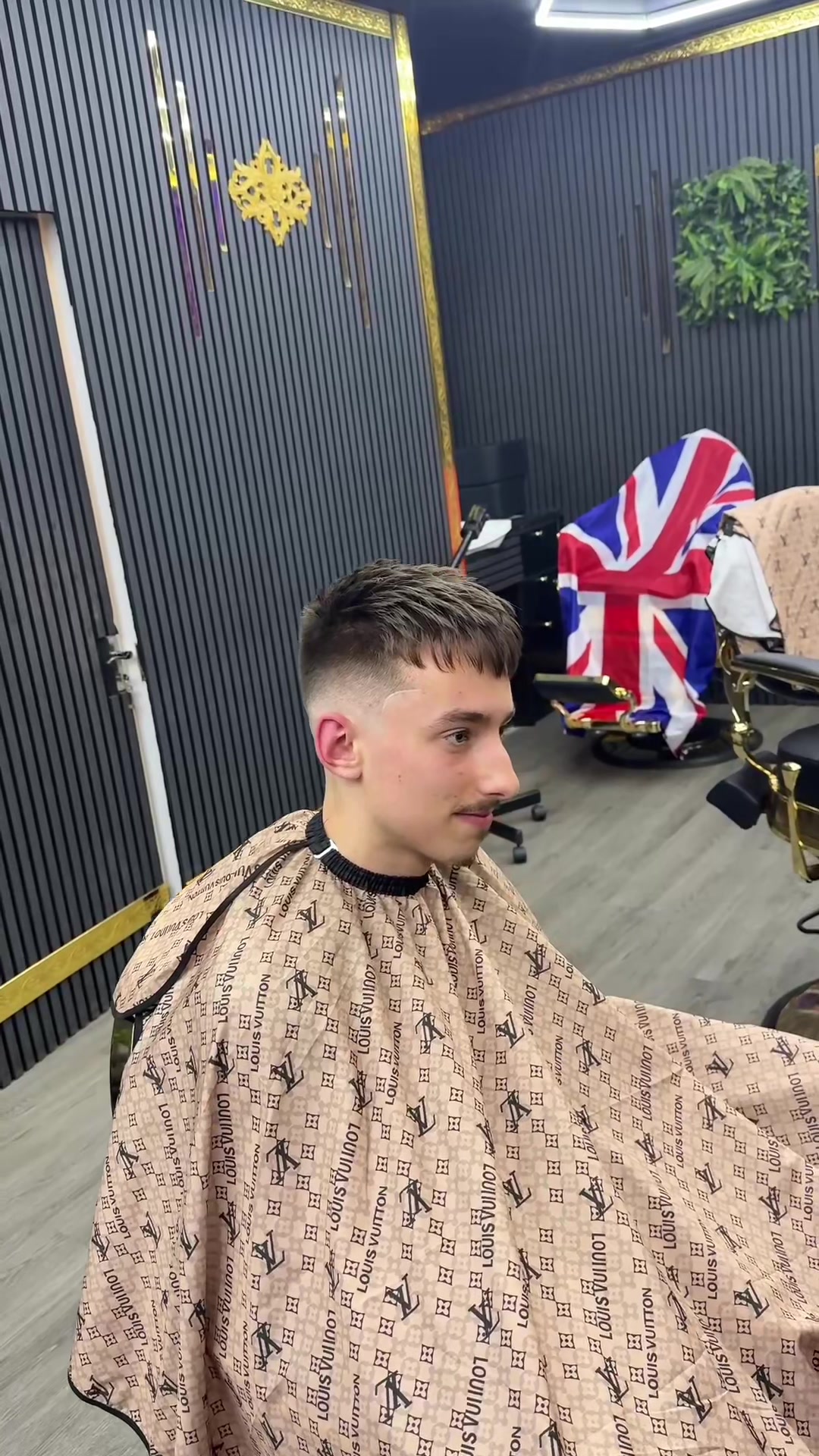 @Lin's Barbershop stalham