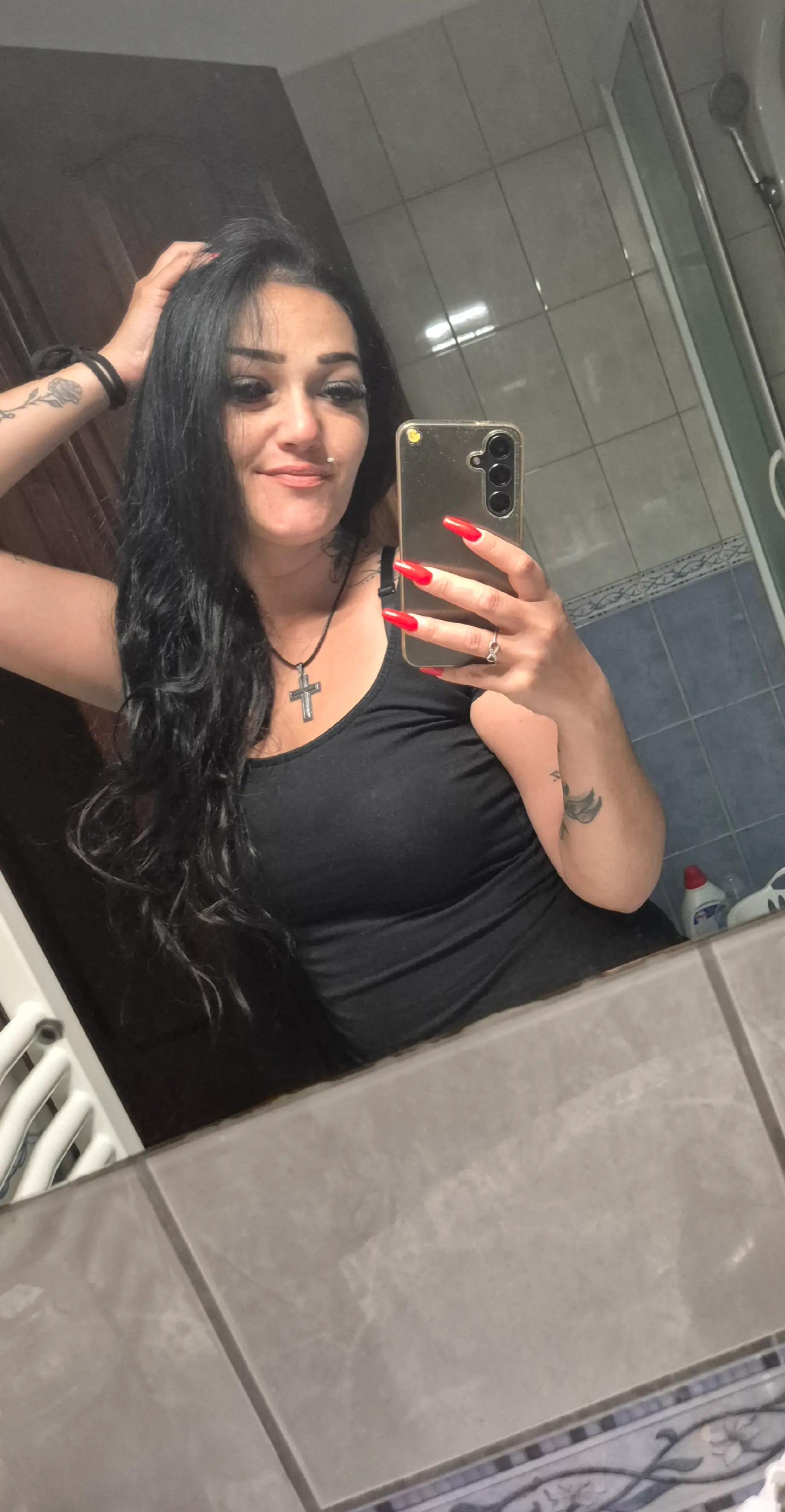 @M&oacute;nika